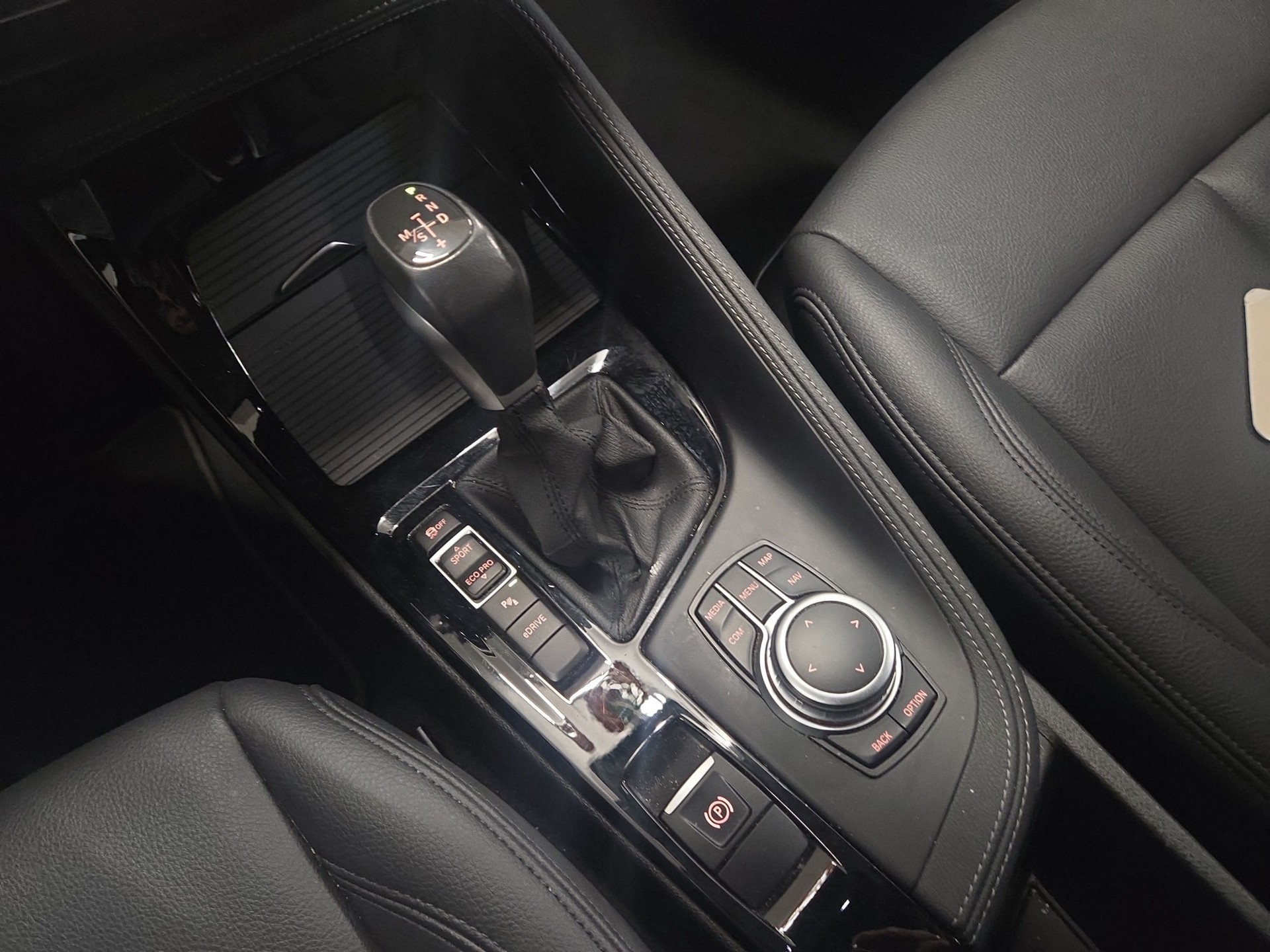 BMW X1 xDrive 25e xLine Steptronic-image-10