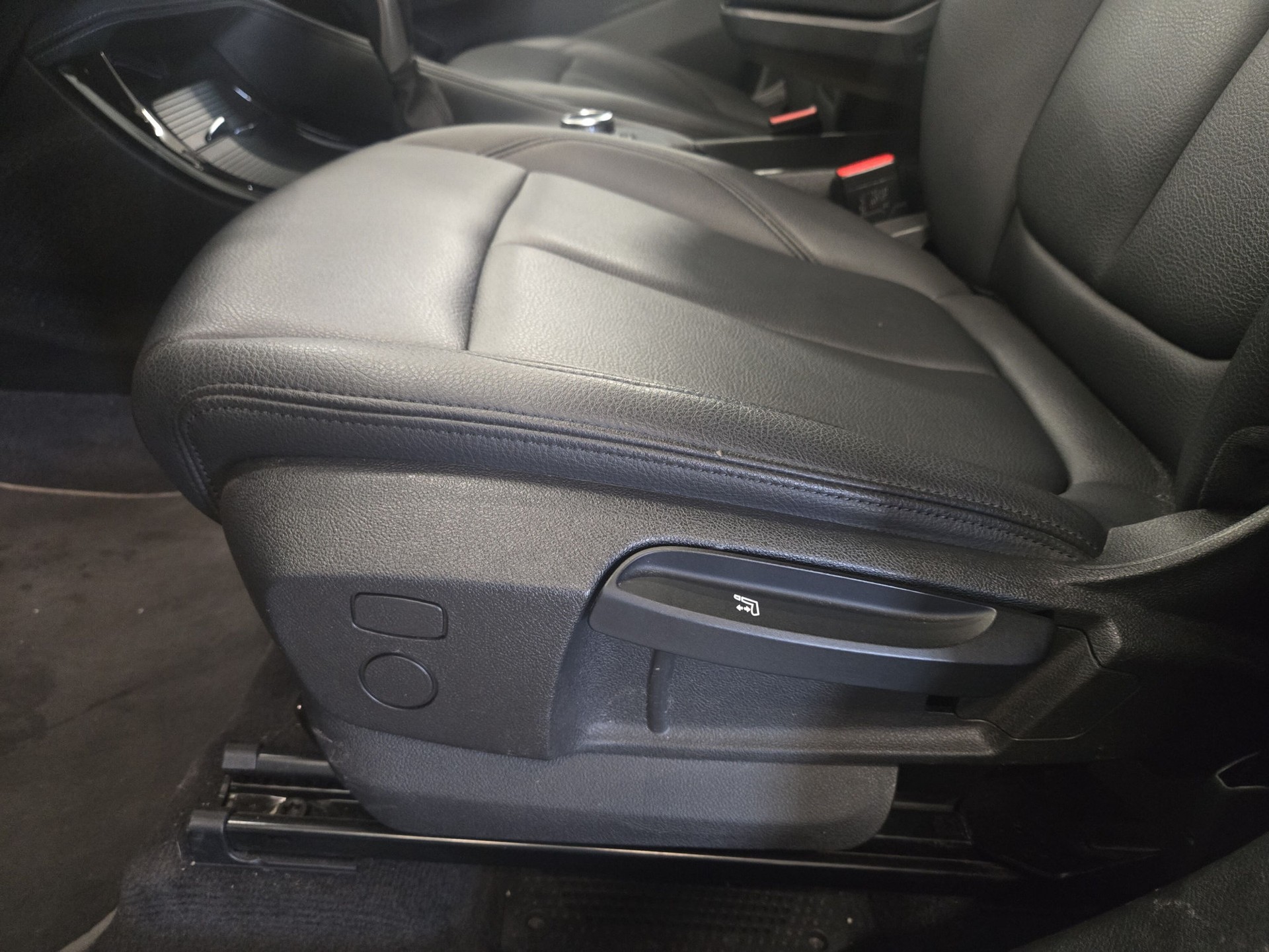 BMW X1 xDrive 25e xLine Steptronic-image-17