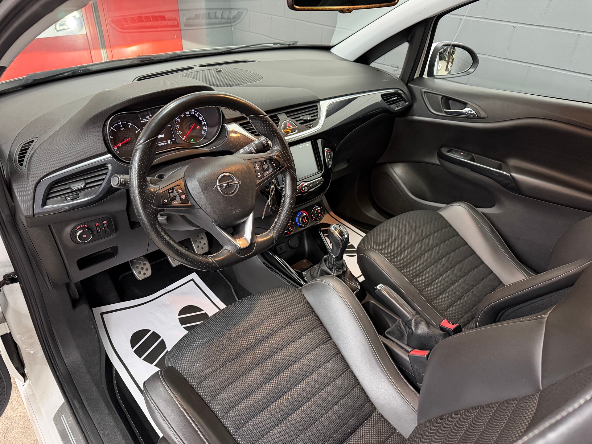 OPEL Corsa 1.6 Turbo OPC //NEU AB MFK!-image-9