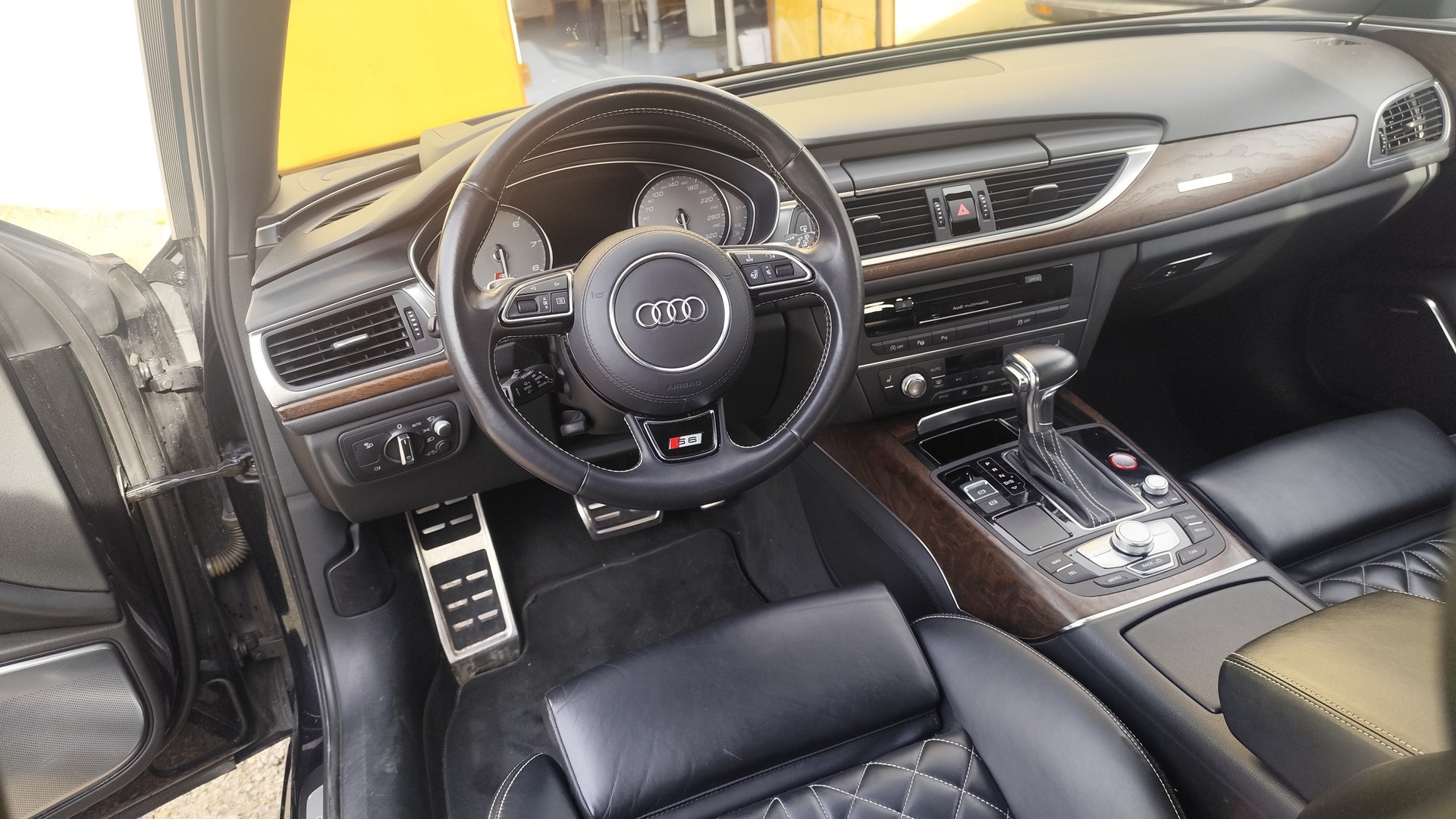 AUDI S6 Avant 4.0 TFSI V8 quattro S-tronic-image-8