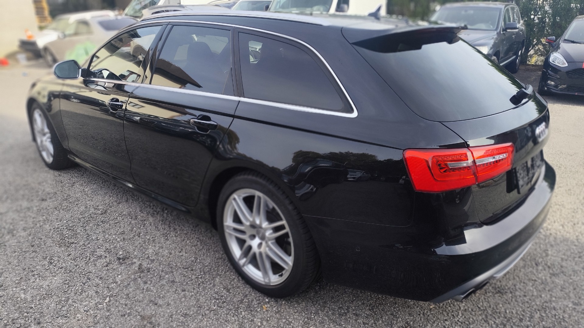 AUDI S6 Avant 4.0 TFSI V8 quattro S-tronic-image-5