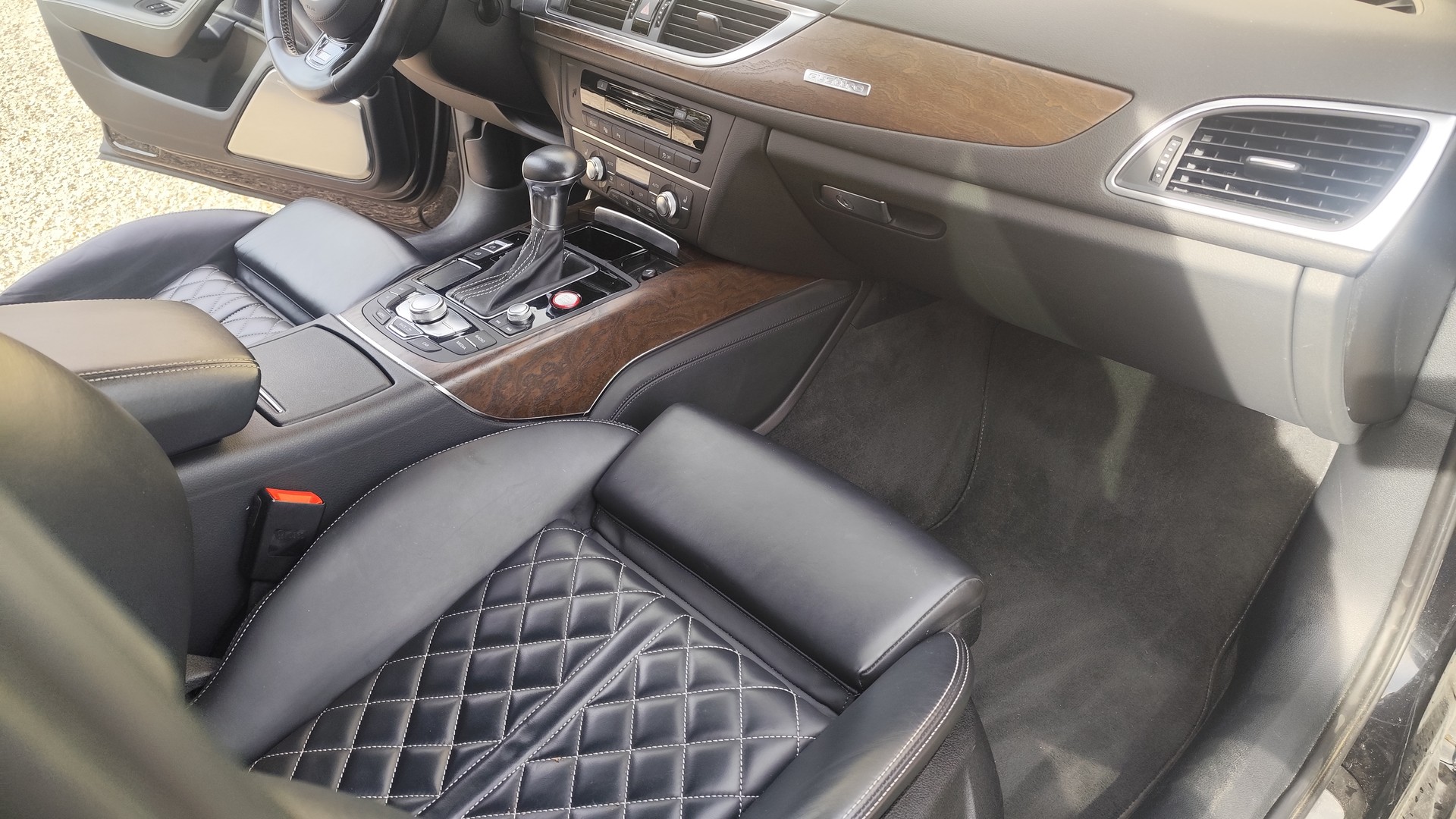AUDI S6 Avant 4.0 TFSI V8 quattro S-tronic-image-9