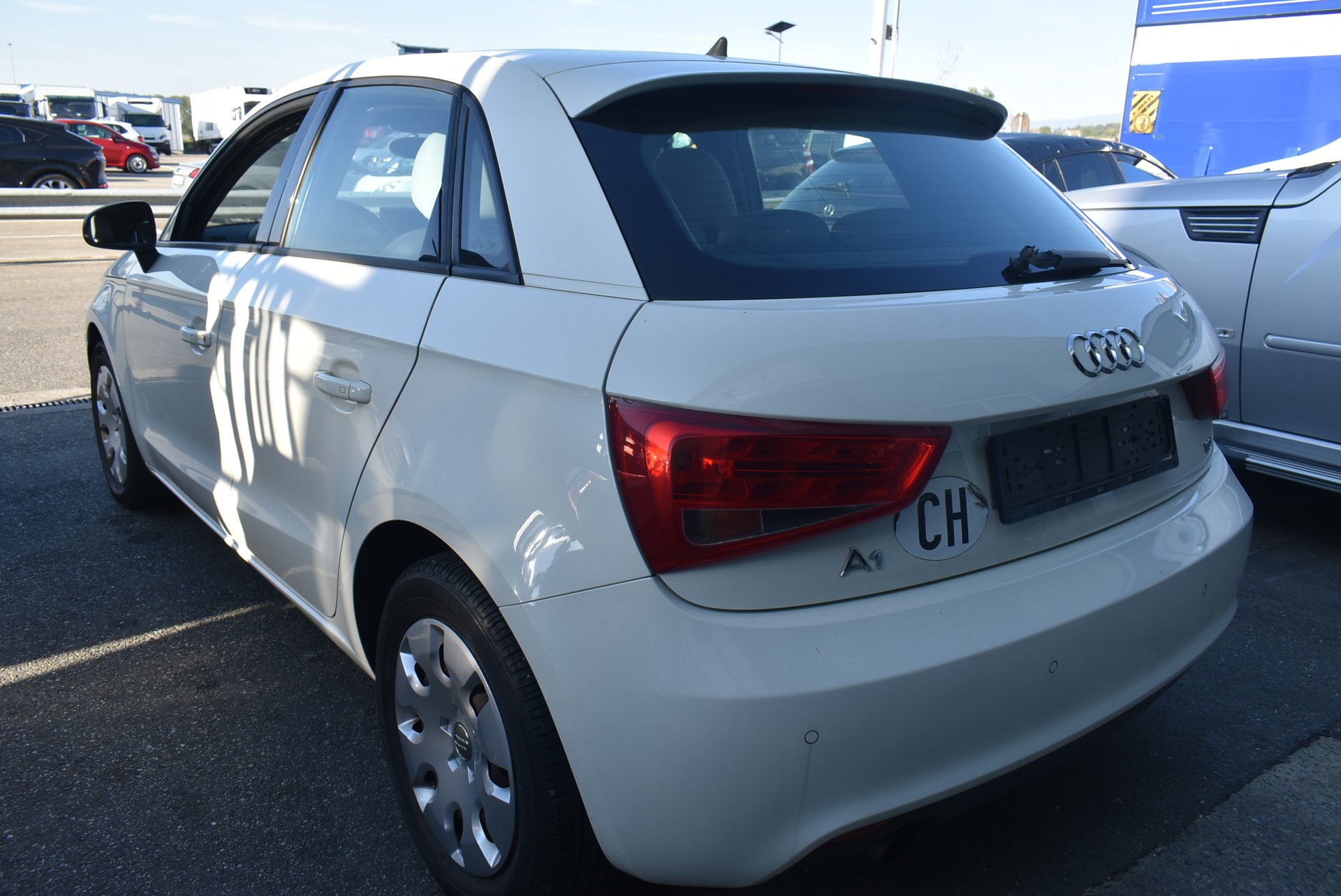 AUDI A1 Sportback 1.6 TDI Ambition DSG-image-4