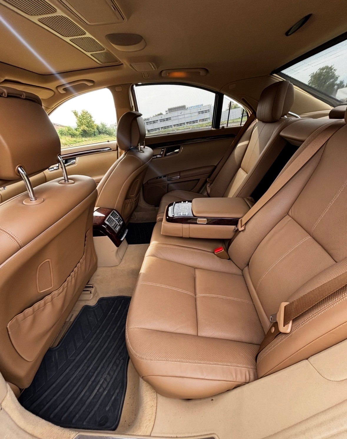 MERCEDES-BENZ S 500 4Matic 7G-Tronic-image-12