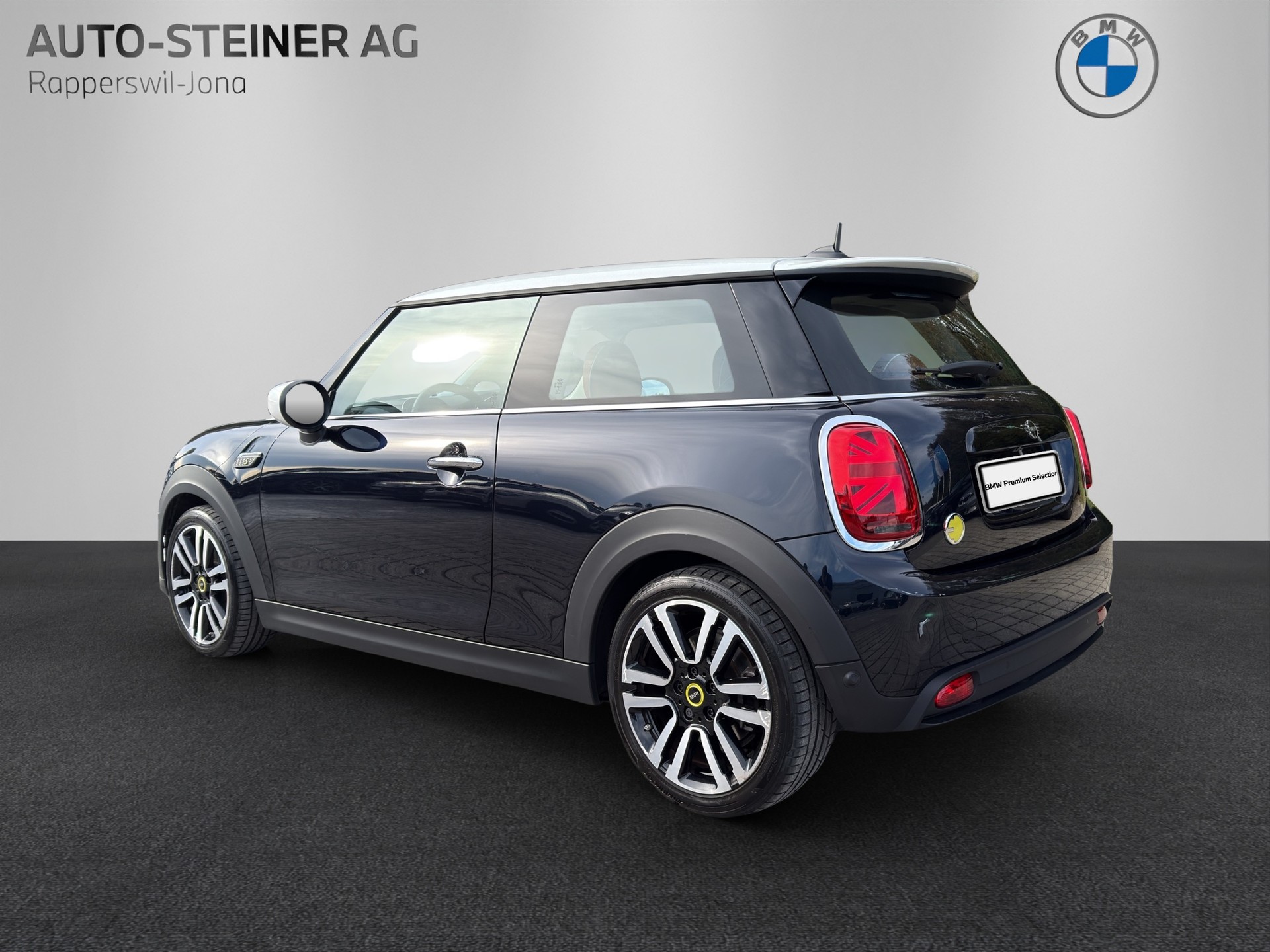 MINI Cooper SE-showroom-element-2