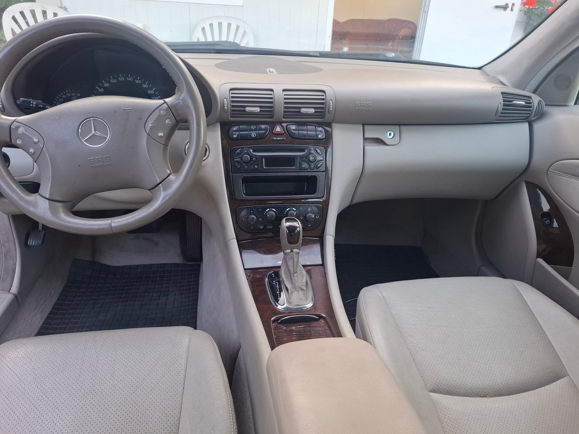 MERCEDES-BENZ C 320 Elégance Automatic-image-9