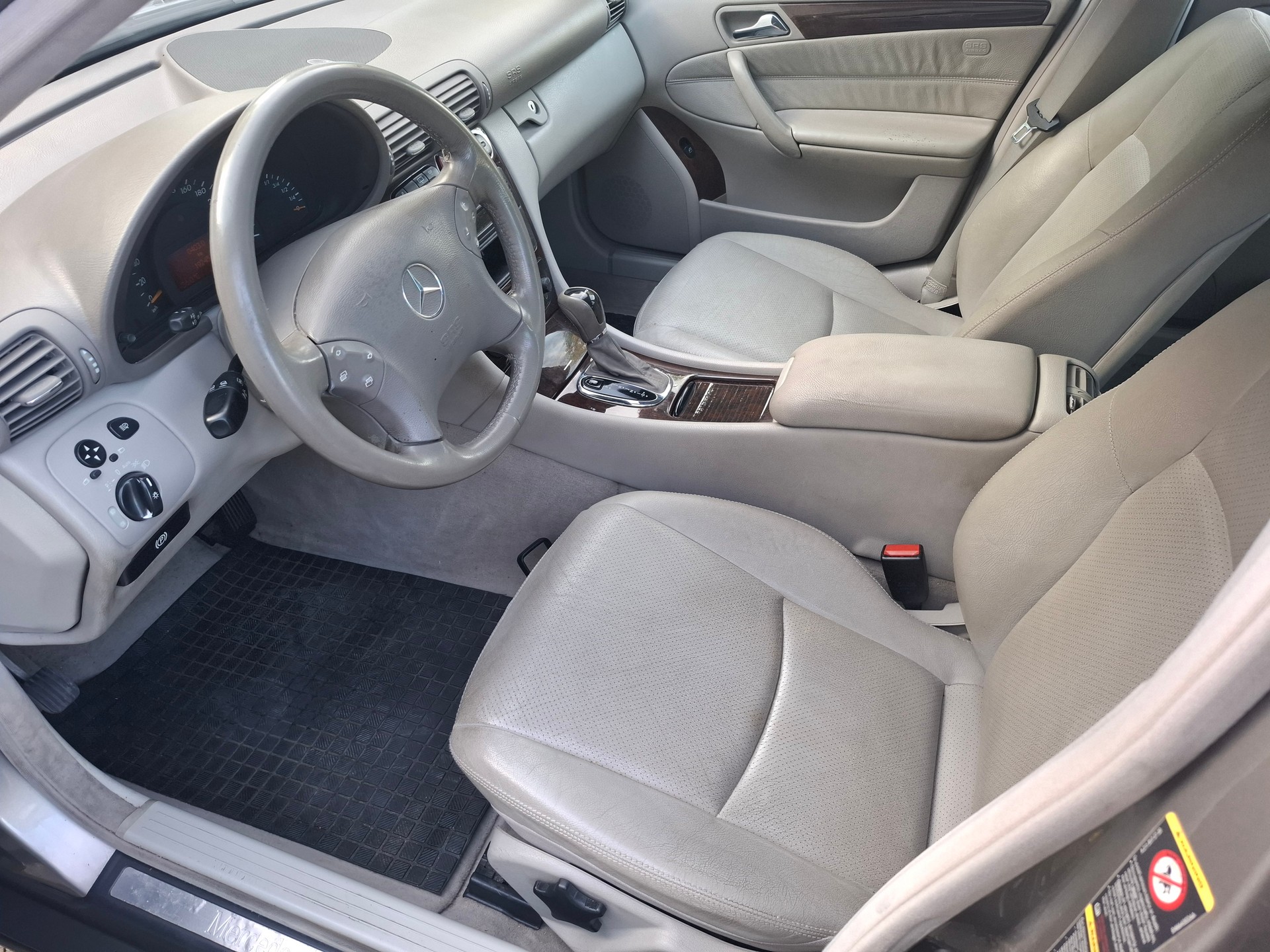 MERCEDES-BENZ C 320 Elégance Automatic-image-11
