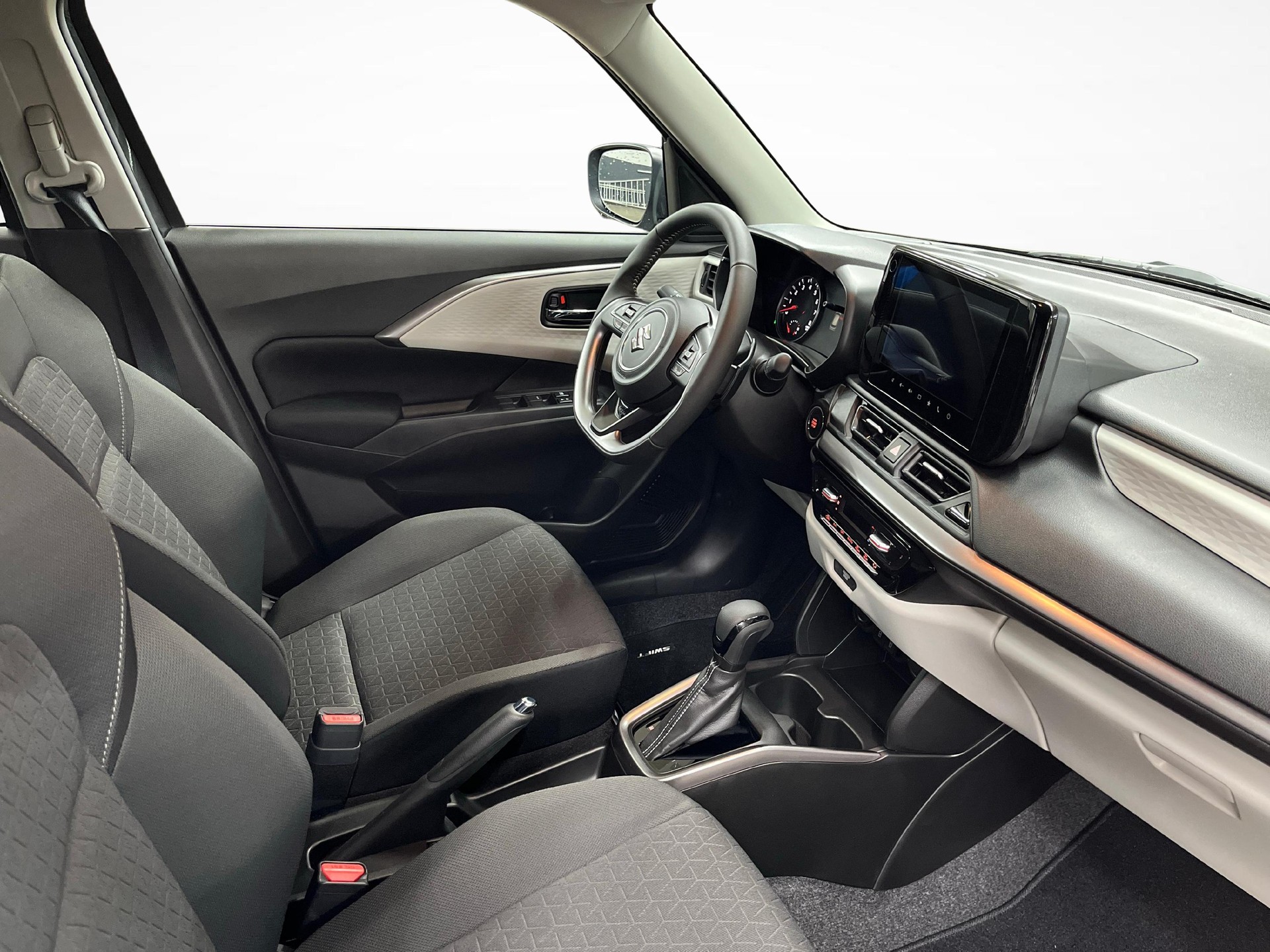SUZUKI Swift 1.2 Sakura Top Hybrid-image-9