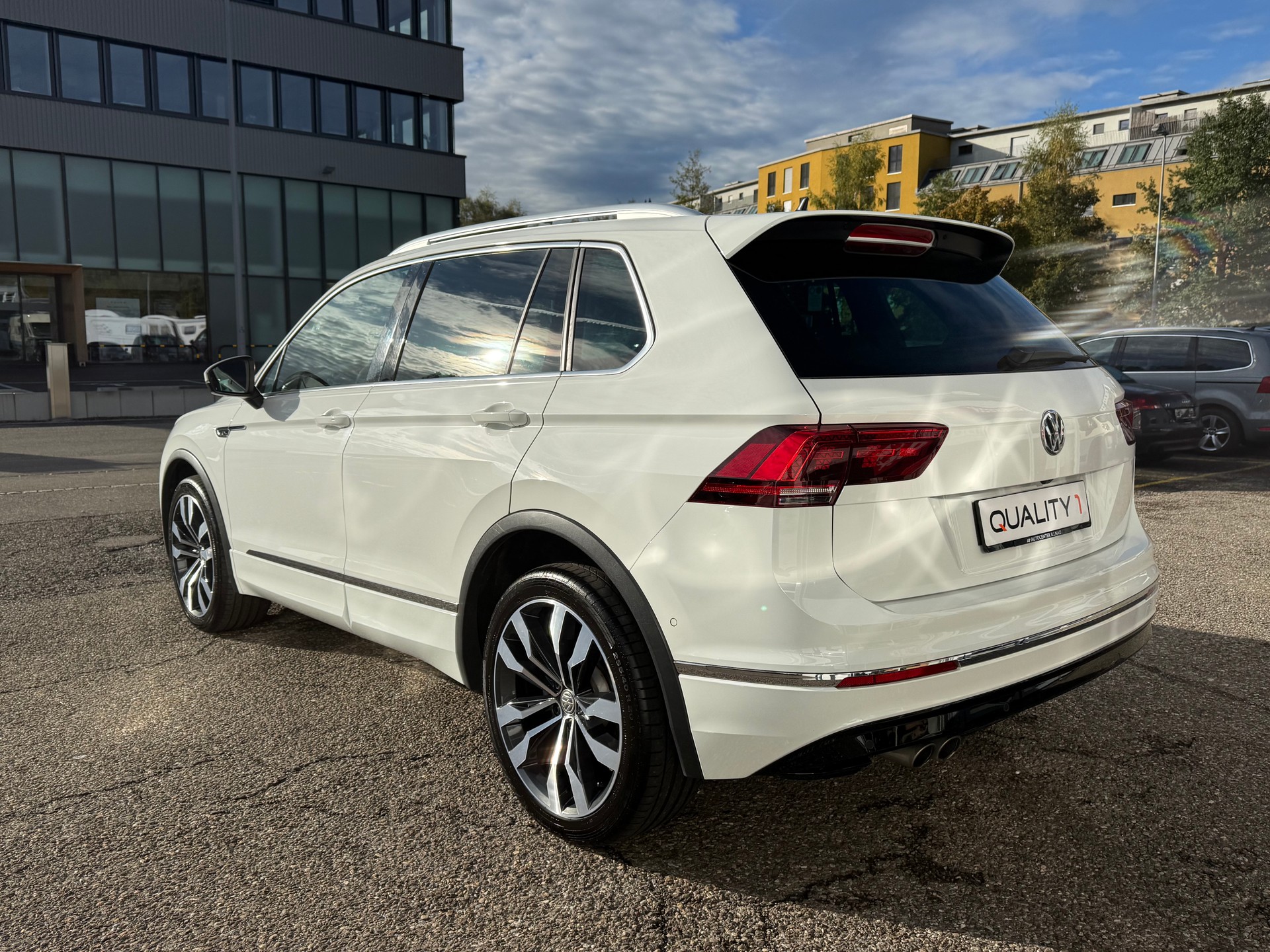 VW Tiguan 2.0 TDI SCR Highline 4Motion DSG-image-5