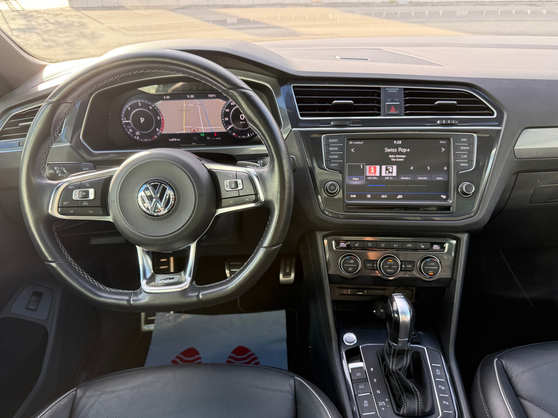 VW Tiguan 2.0 TDI SCR Highline 4Motion DSG-image-12