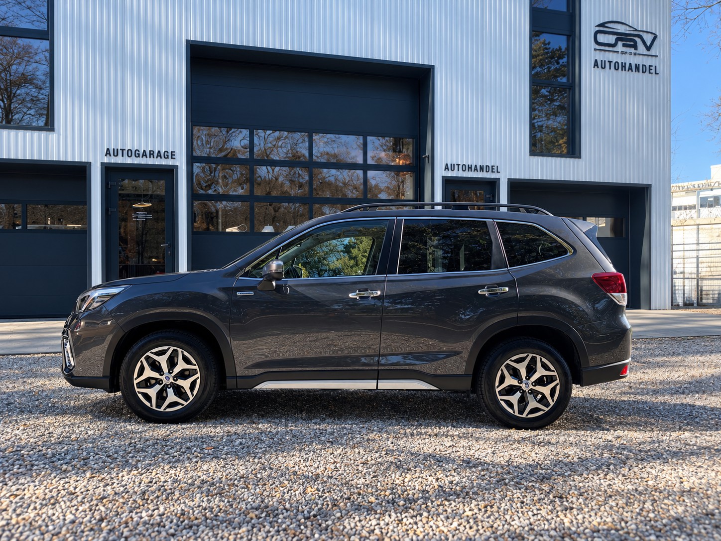 SUBARU Forester 2.0i e-Boxer Swiss Plus Lineartronic-image-2