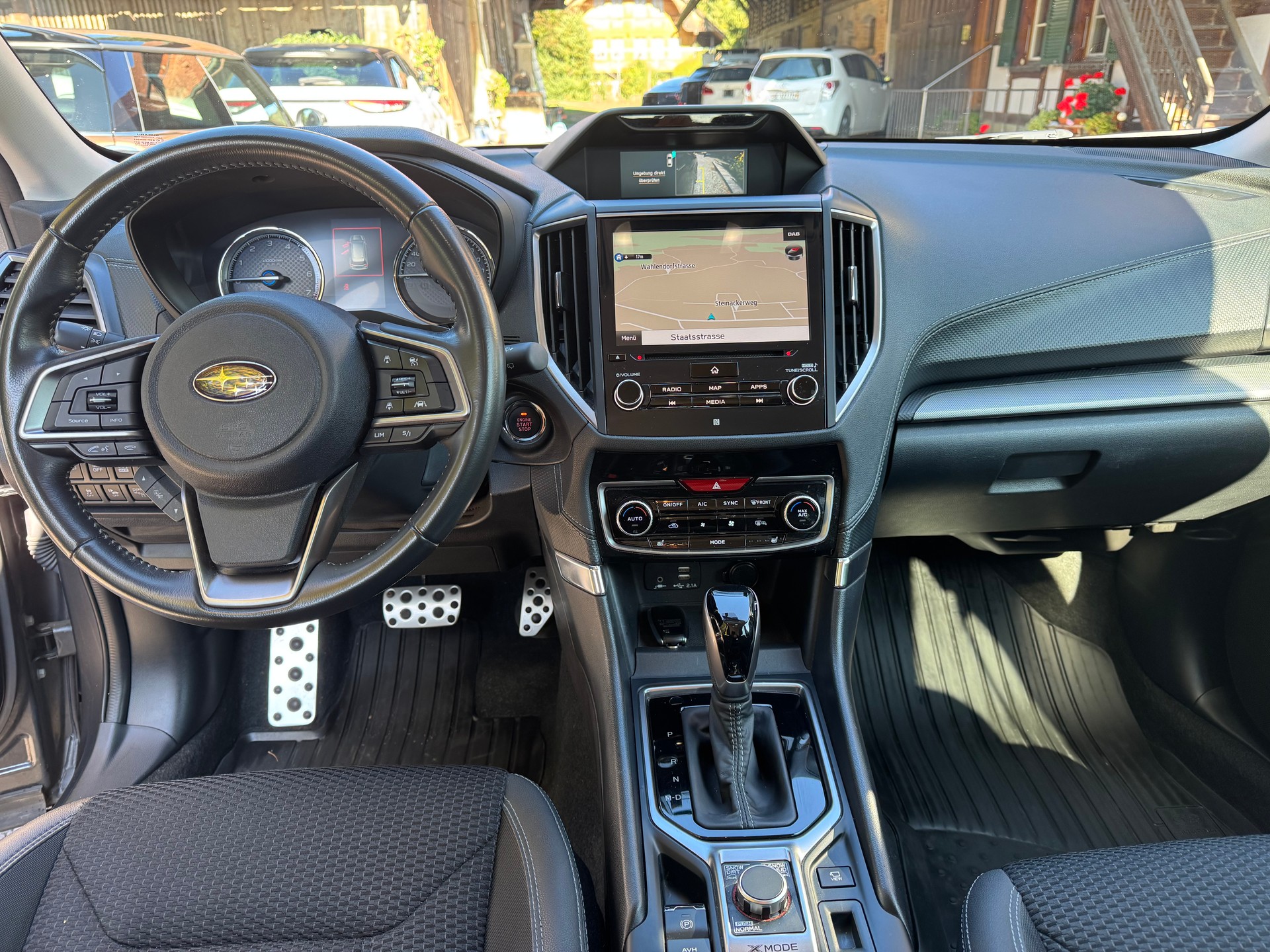 SUBARU Forester 2.0i e-Boxer Swiss Plus Lineartronic-image-12