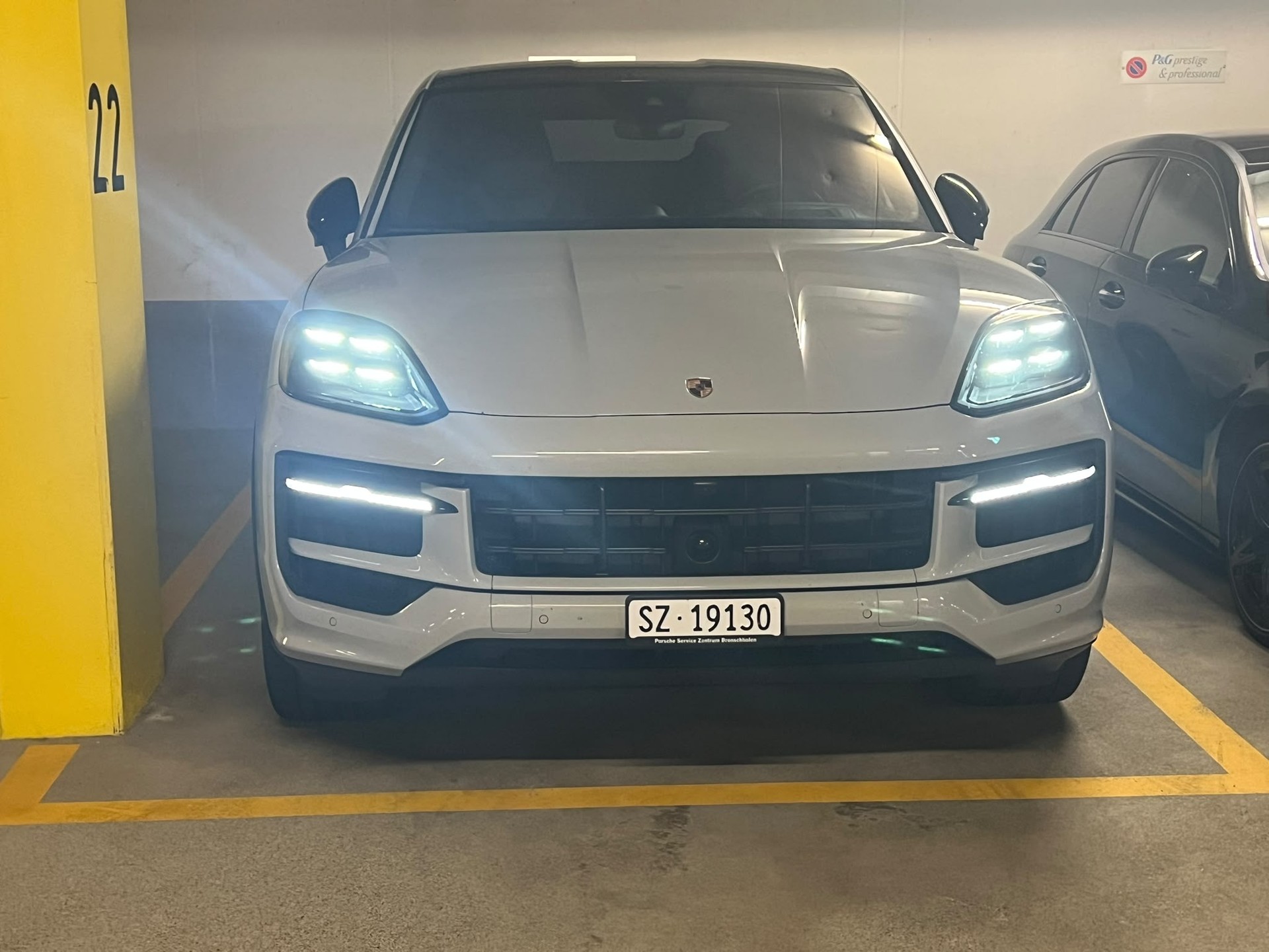 PORSCHE Cayenne Coupé GTS-image-1