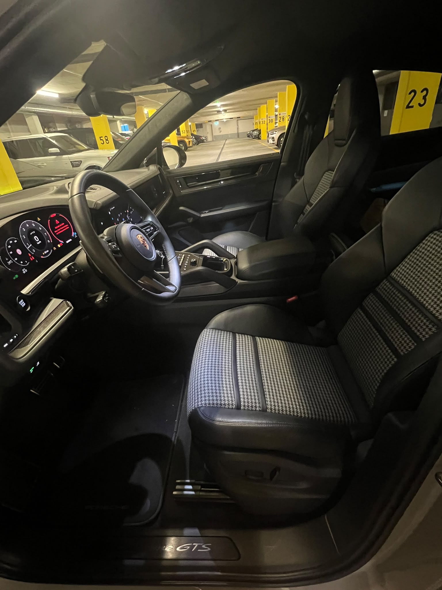PORSCHE Cayenne Coupé GTS-image-3