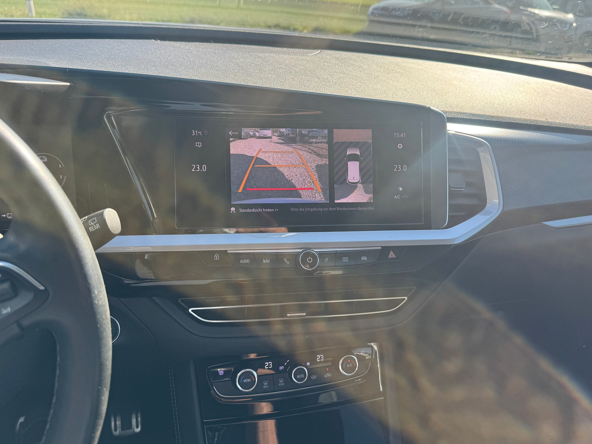 OPEL Grandland 1.6 Hybrid4 Ultimate Automatik-image-9