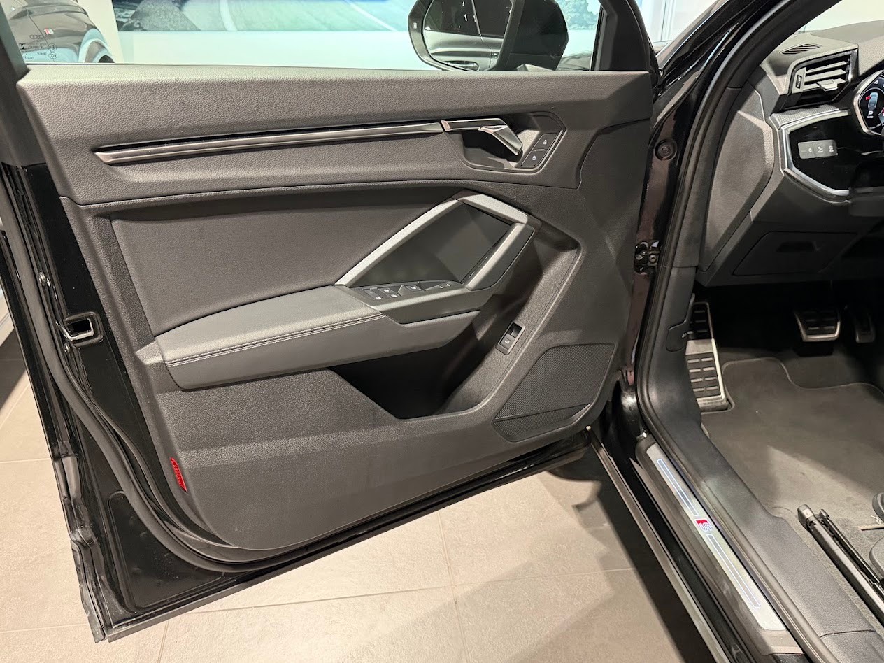 AUDI Q3 Sportback 40 TFSI S line quattro S-tronic-image-2