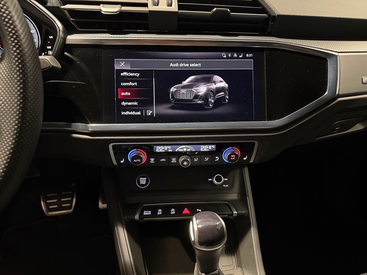 AUDI Q3 Sportback 40 TFSI S line quattro S-tronic-image-8