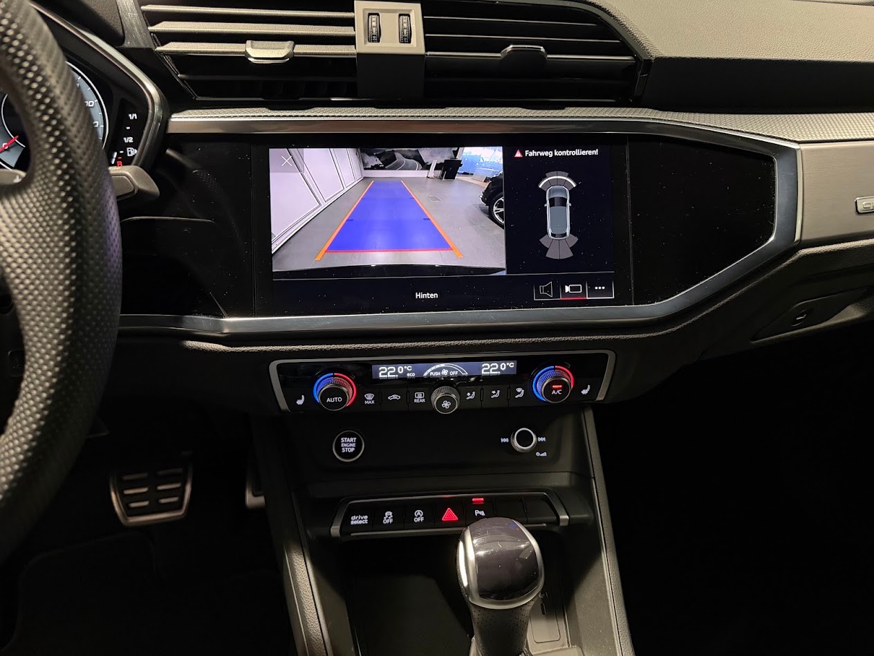 AUDI Q3 Sportback 40 TFSI S line quattro S-tronic-image-9