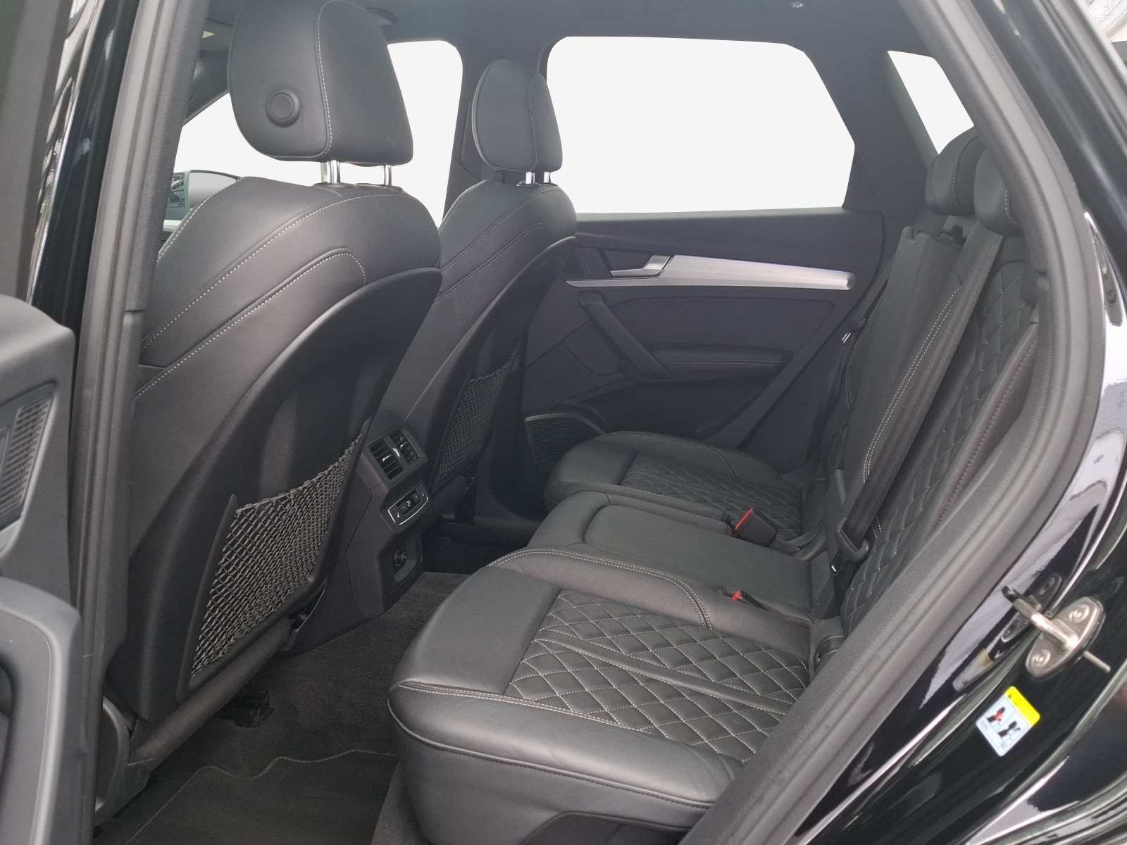 AUDI Q5 55 TFSI e PHEV S line quattro S-tronic-image-11