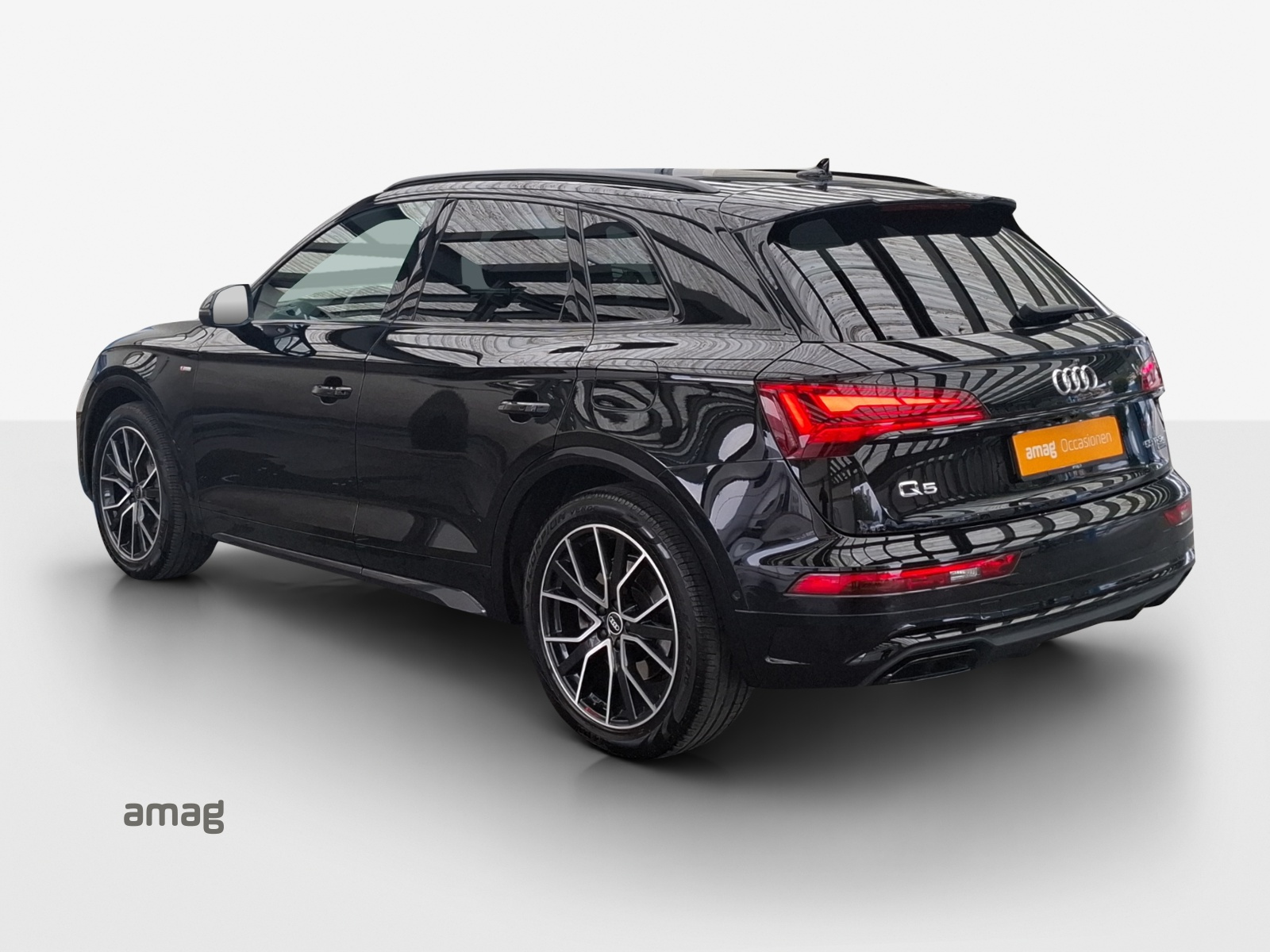 AUDI Q5 55 TFSI e PHEV S line quattro S-tronic-image-2