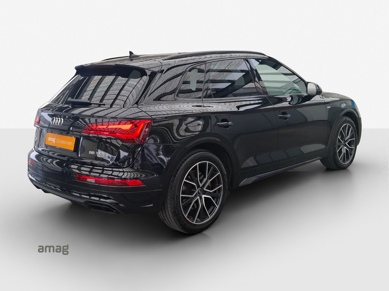 AUDI Q5 55 TFSI e PHEV S line quattro S-tronic-image-4