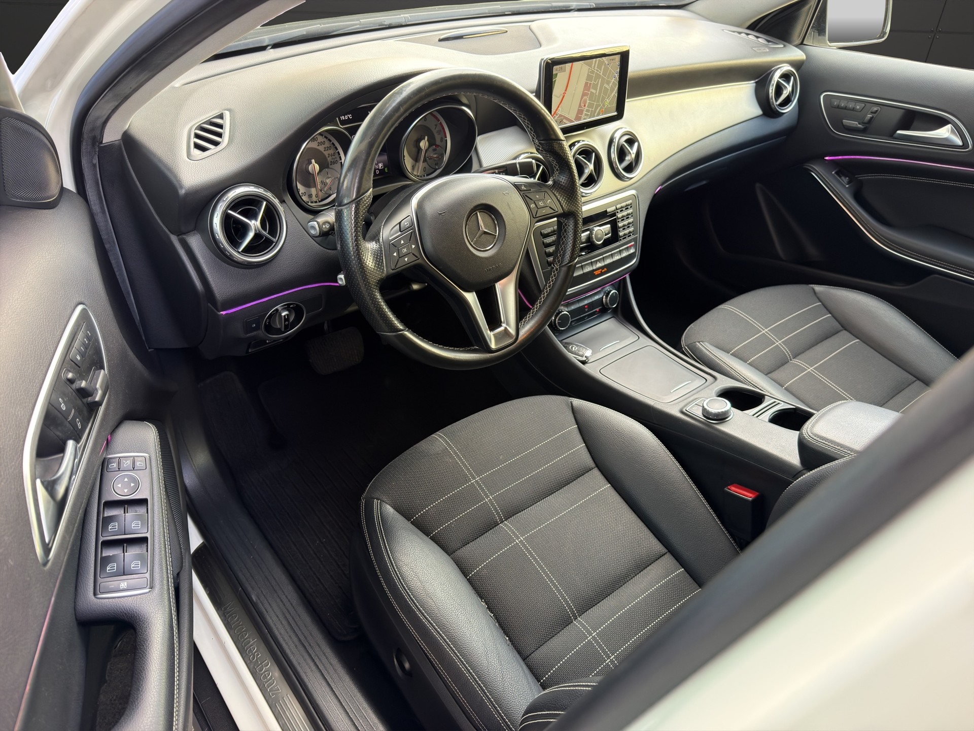 MERCEDES-BENZ GLA 250 Night Star 4Matic 7G-DCT MFK/Garantie-image-10