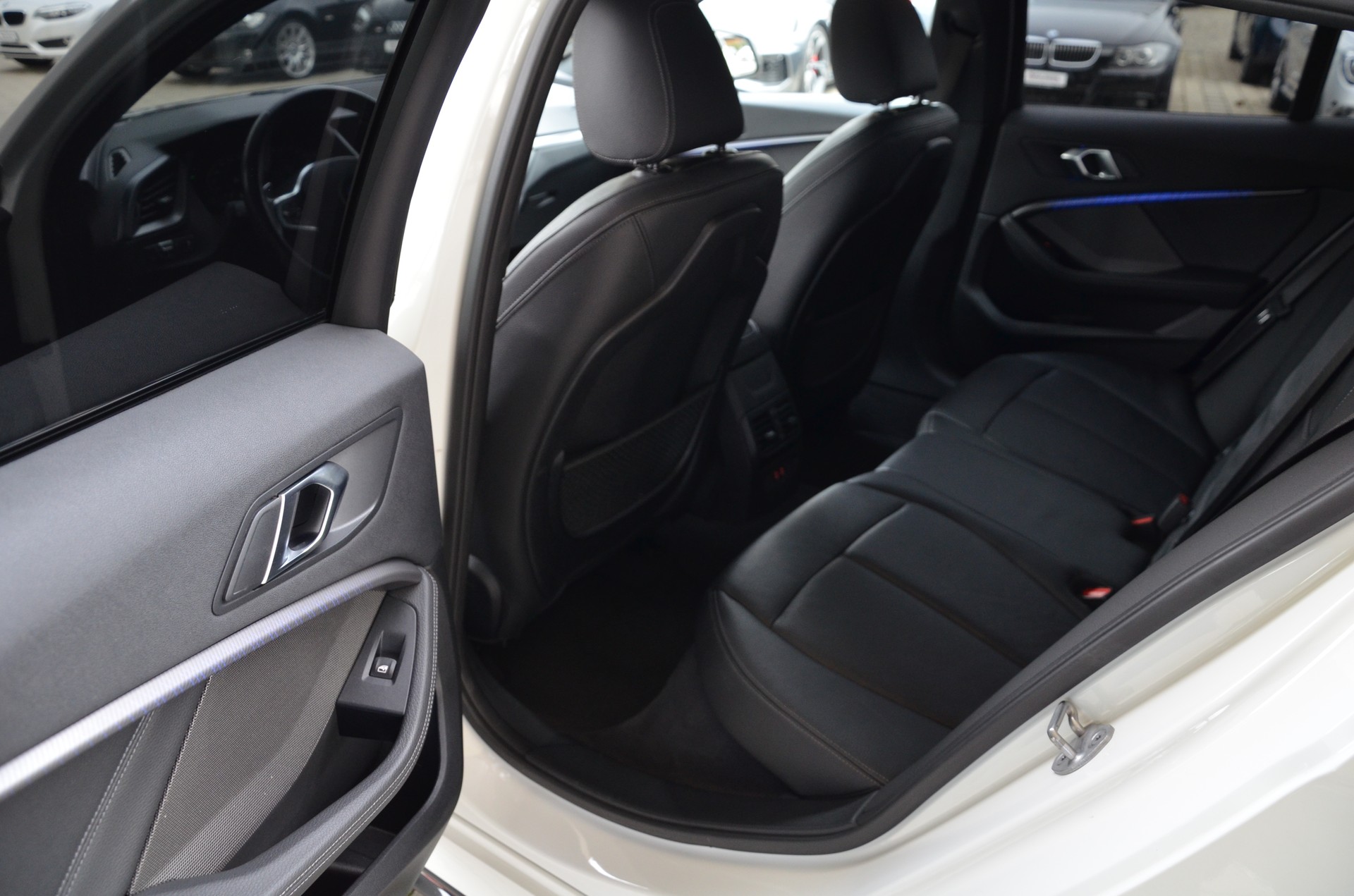 BMW M135i xDrive Steptronic*Hagelschaden*statt 31'900.- jetzt nur 25'900.- *-image-13