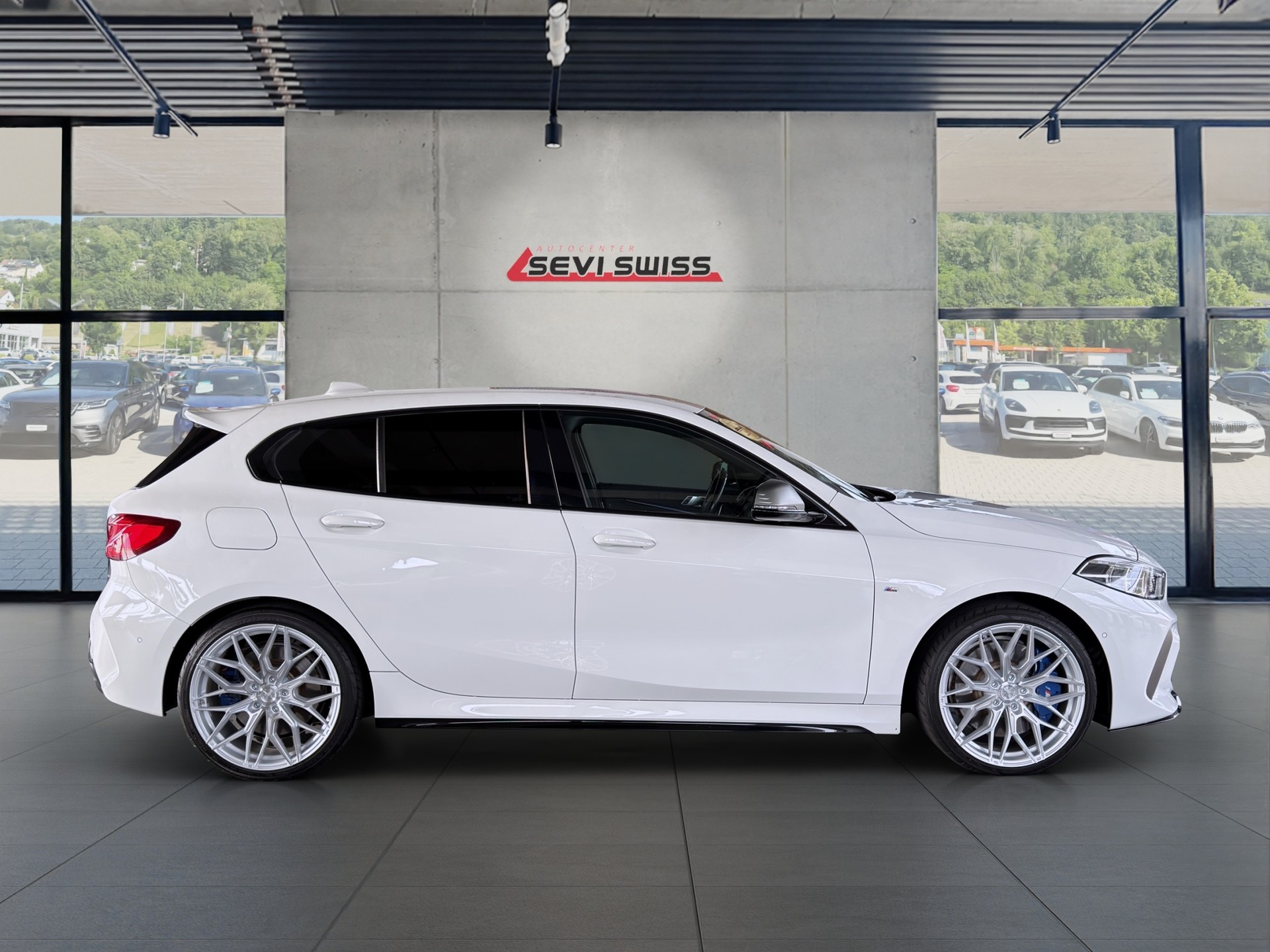 BMW M135i xDrive Steptronic*Hagelschaden*statt 31'900.- jetzt nur 25'900.- *-image-1