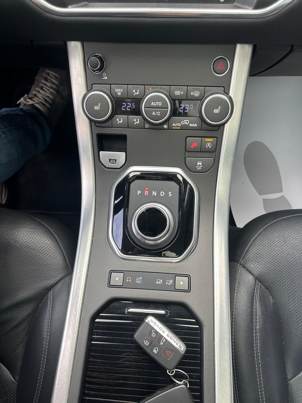 LAND ROVER Range Rover Evoque 2.0 TD4 SE Dynamic-image-15