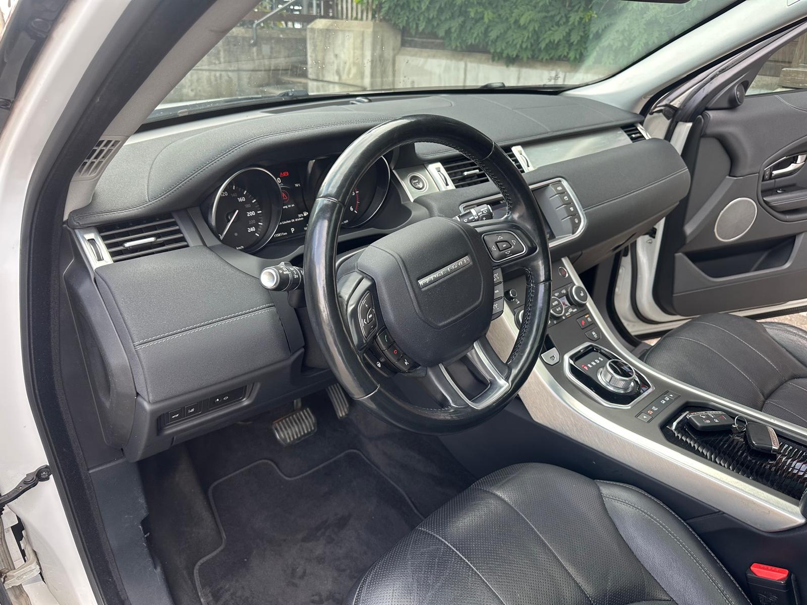 LAND ROVER Range Rover Evoque 2.0 TD4 SE Dynamic-image-9