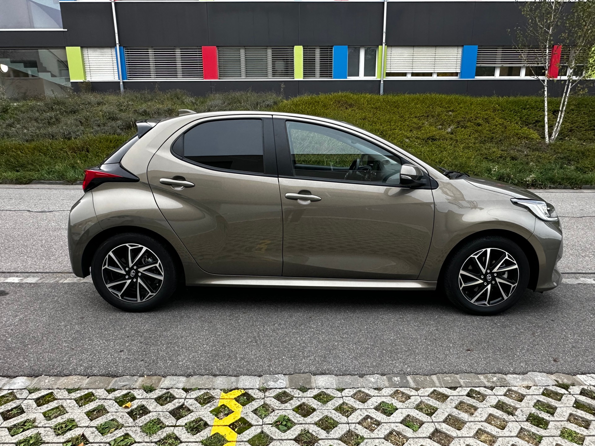 TOYOTA 1.5 VVT-i HSD Trend-image-2
