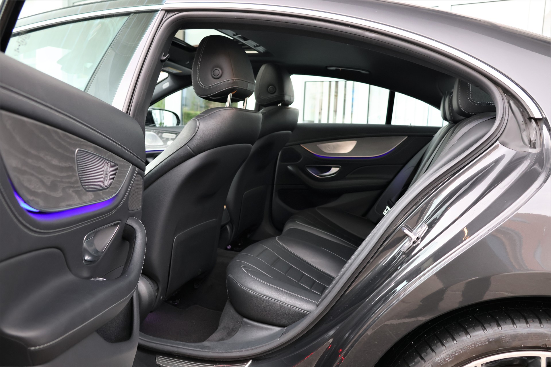 MERCEDES-BENZ CLS 450 4Matic AMG Line 9G-Tronic-image-13