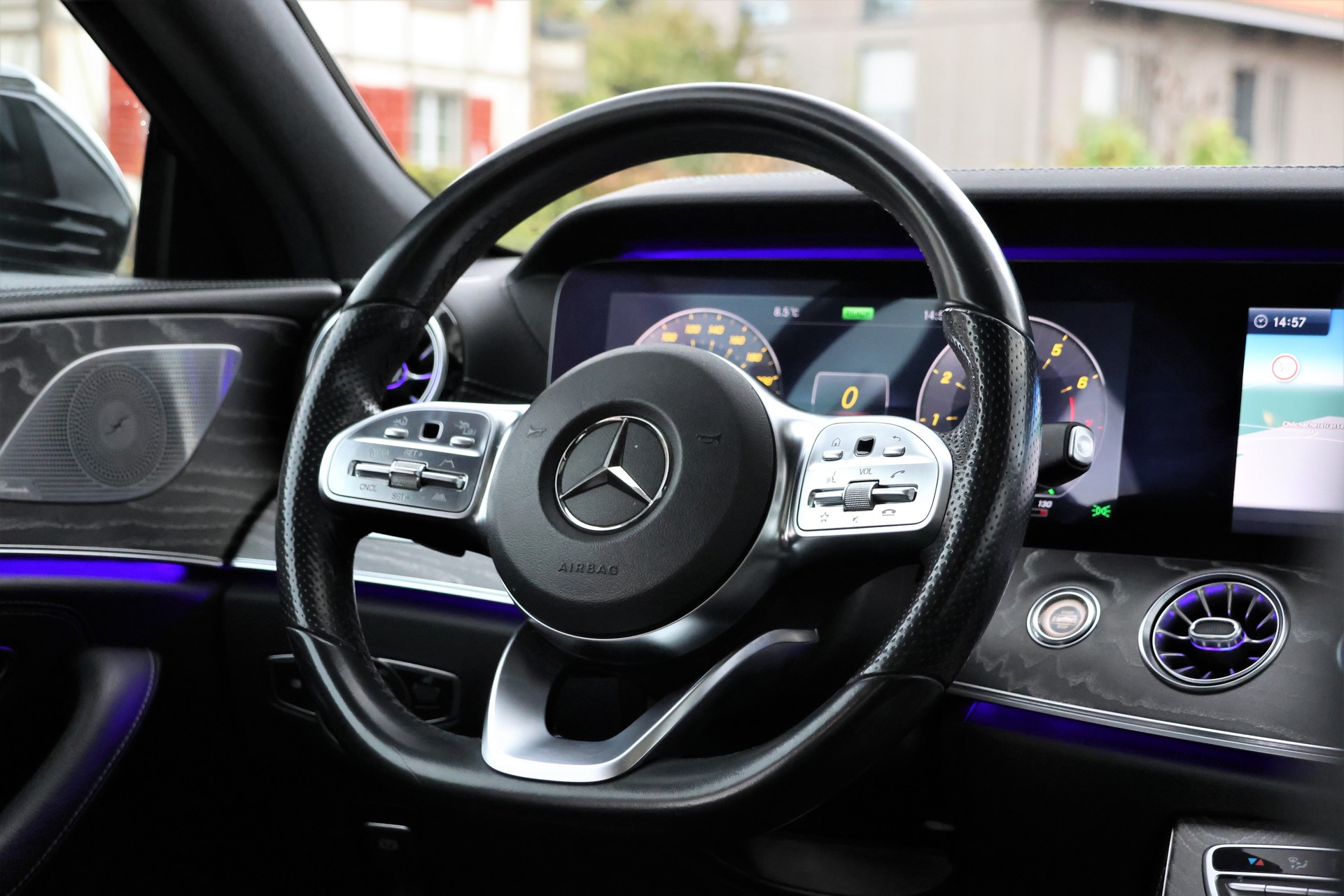 MERCEDES-BENZ CLS 450 4Matic AMG Line 9G-Tronic-image-15