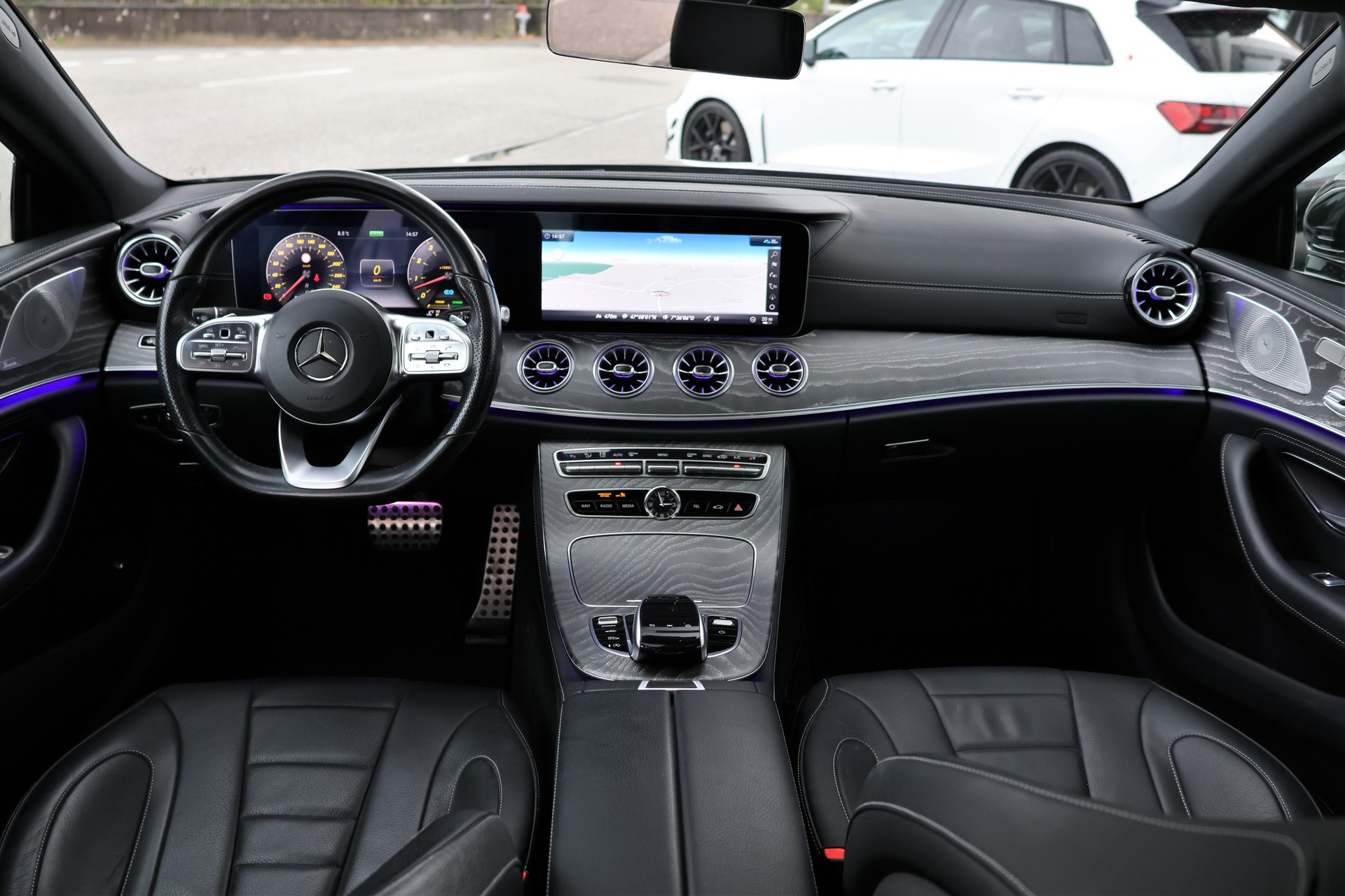 MERCEDES-BENZ CLS 450 4Matic AMG Line 9G-Tronic-image-16