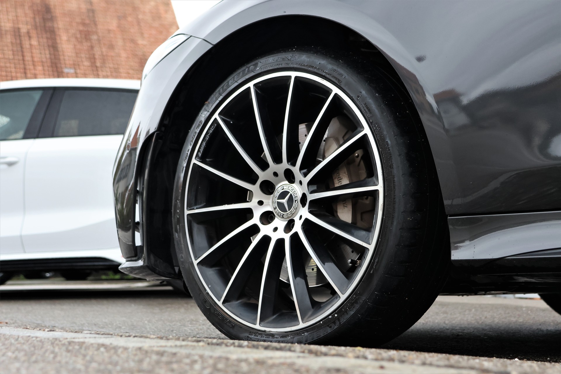 MERCEDES-BENZ CLS 450 4Matic AMG Line 9G-Tronic-image-8