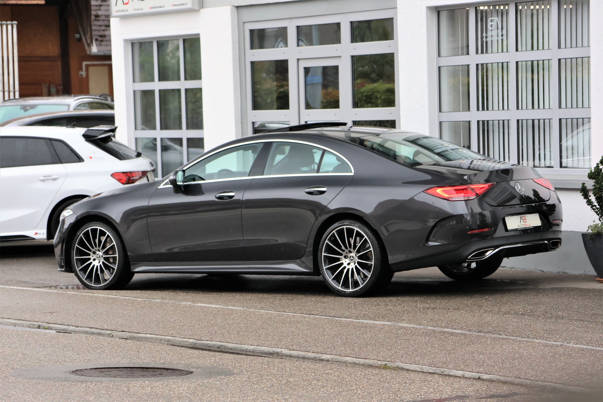 MERCEDES-BENZ CLS 450 4Matic AMG Line 9G-Tronic-image-4