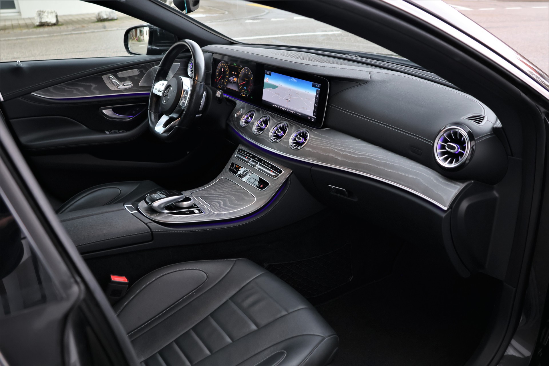 MERCEDES-BENZ CLS 450 4Matic AMG Line 9G-Tronic-image-19