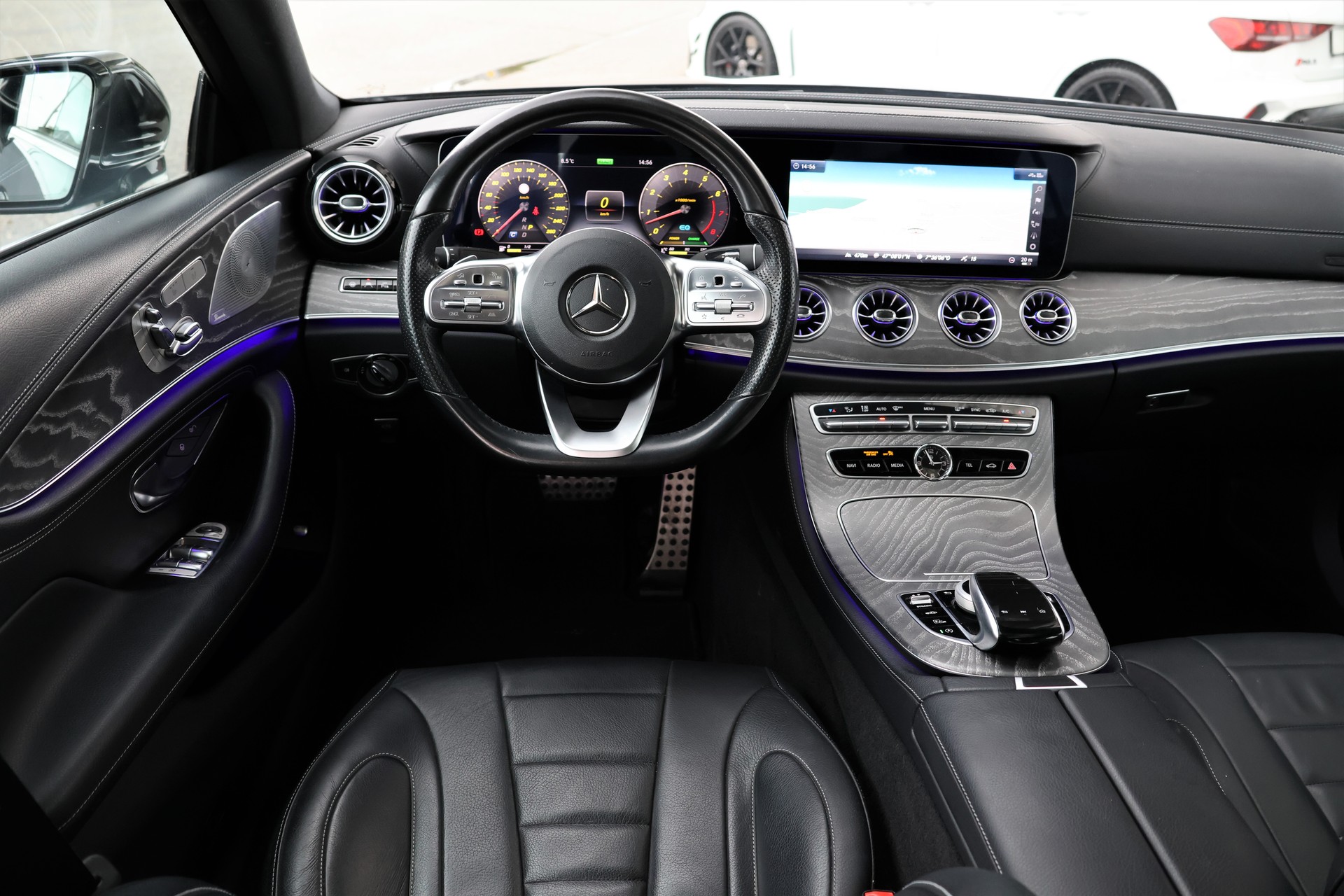 MERCEDES-BENZ CLS 450 4Matic AMG Line 9G-Tronic-image-14