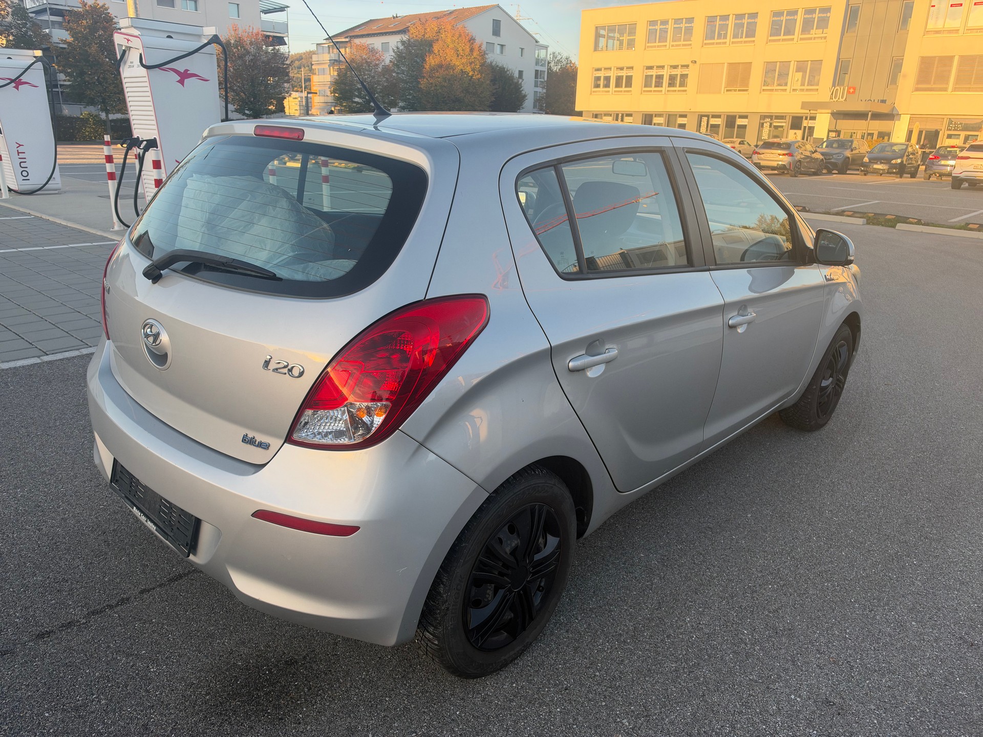 HYUNDAI i20 1.4 GO!-image-3