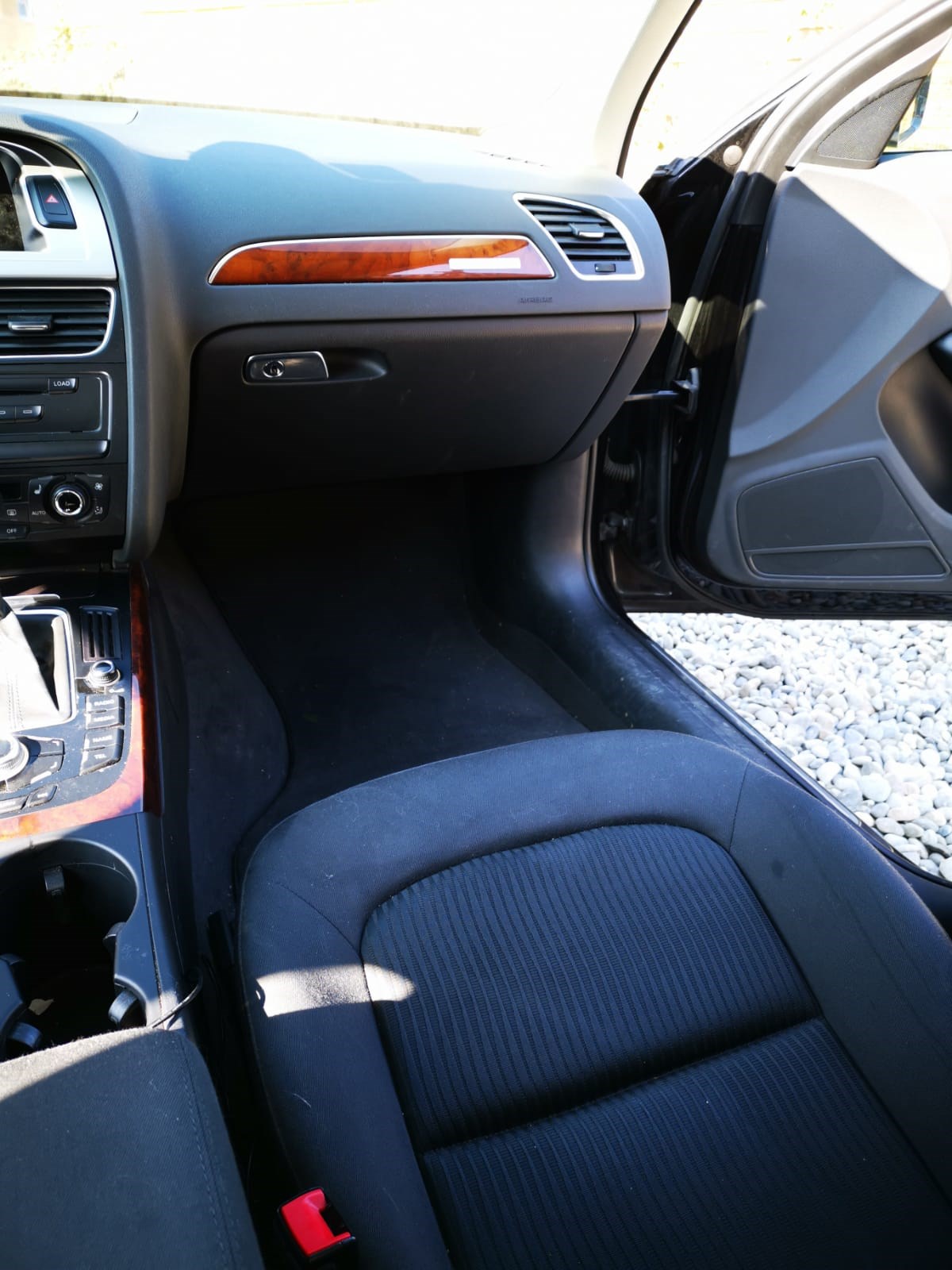 AUDI A4 Avant 3.2 FSI quattro tiptronic-image-9