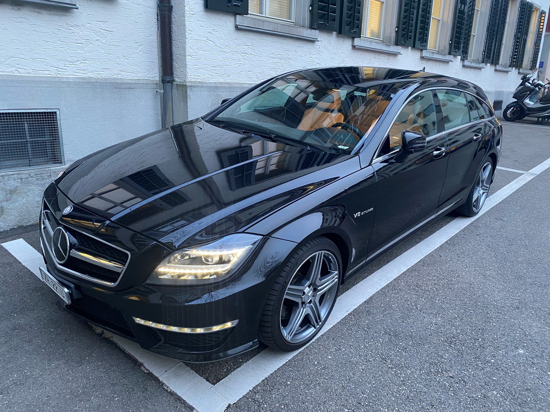 MERCEDES-BENZ CLS 63 AMG Shooting Brake Speedshift MCT-image-2
