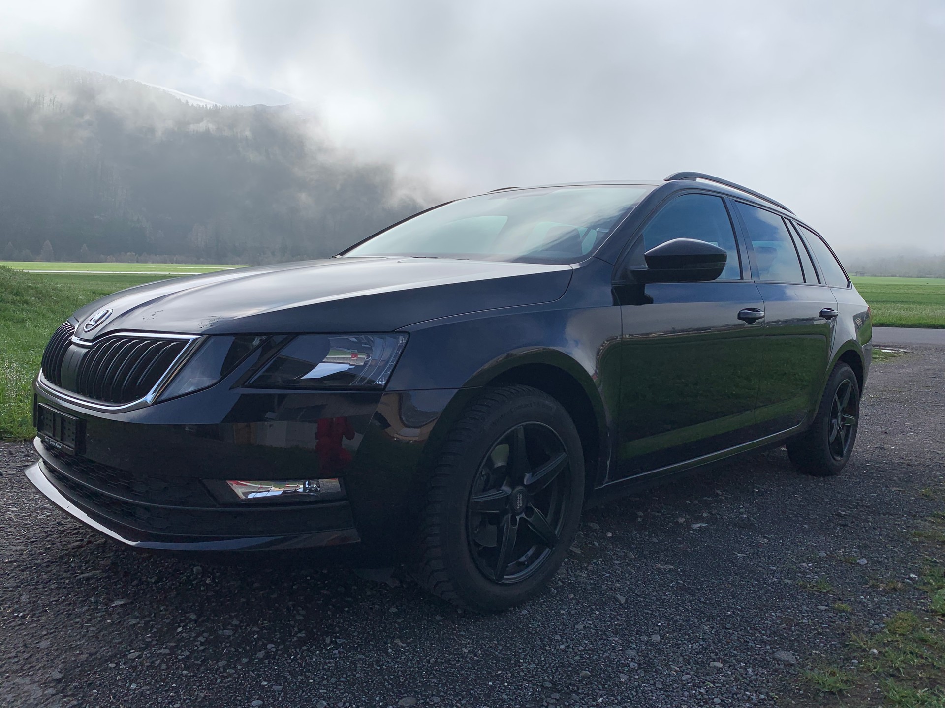 SKODA Octavia Combi 2.0 TDI Ambition DSG-image-2