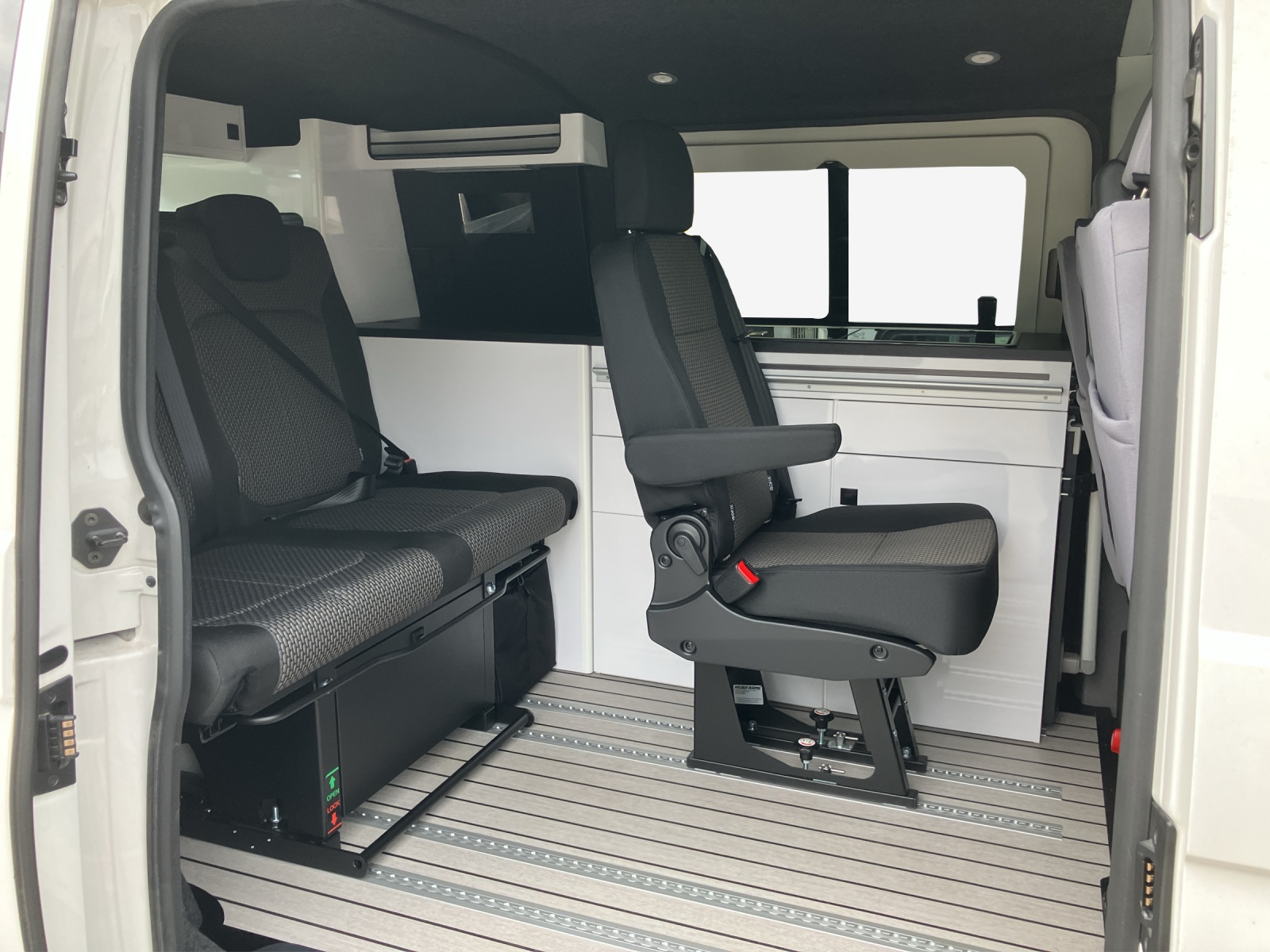 VW T6.1 2.0 TDI Envia Pure-image-11