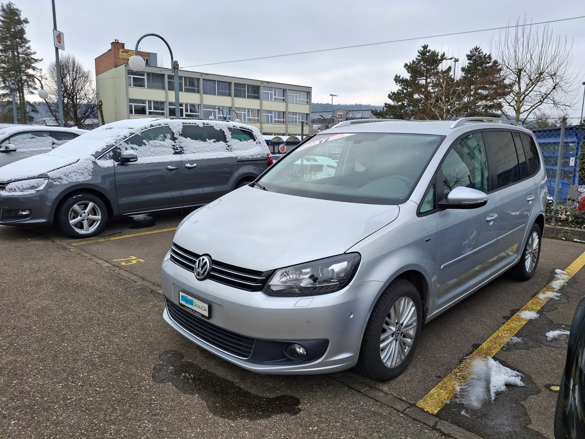 VW Touran 1.4 TSI Cup DSG-showroom-element-2