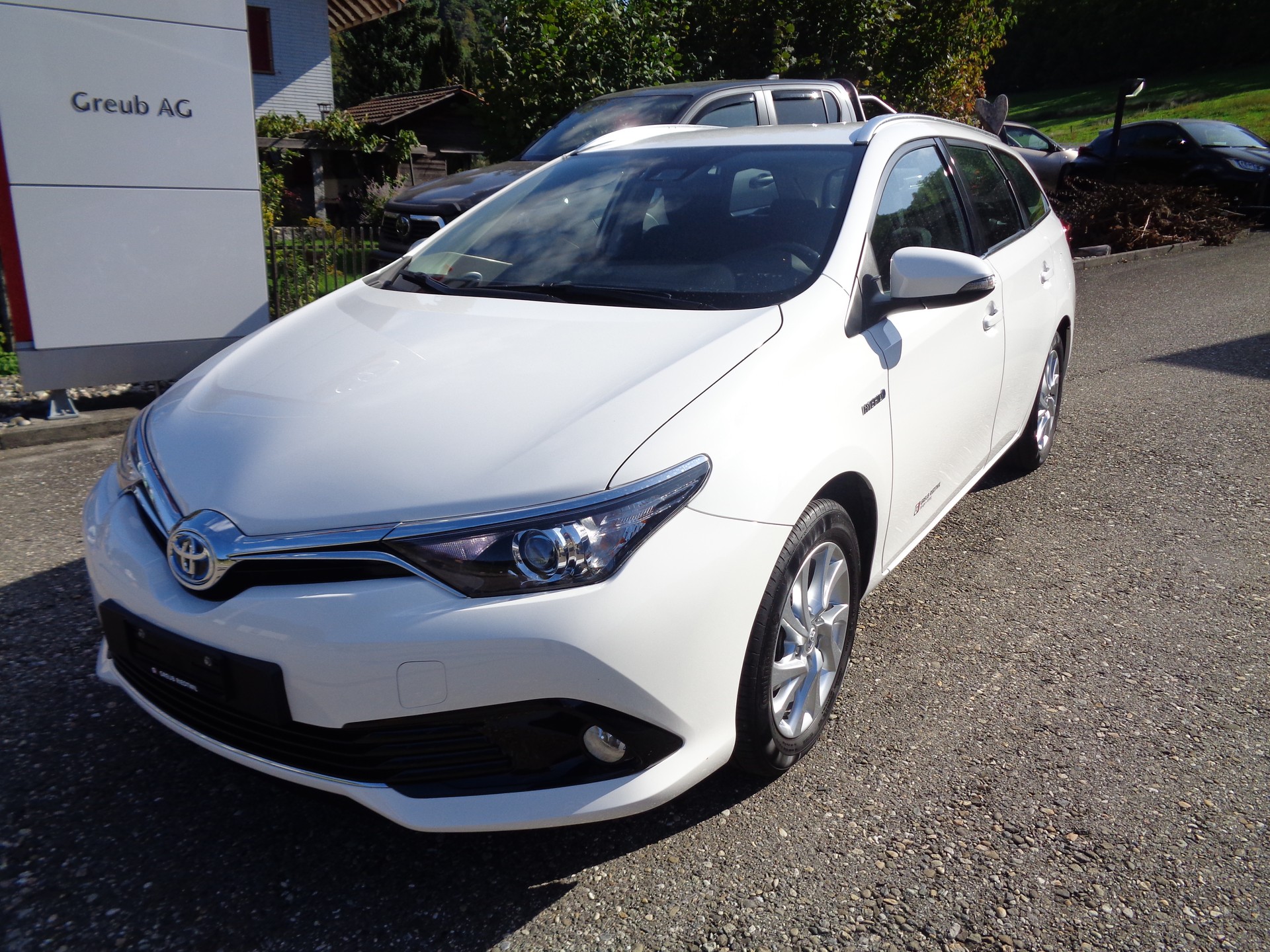 TOYOTA Auris Touring Sports 1.8 HSD Trend e-CVT-image-0
