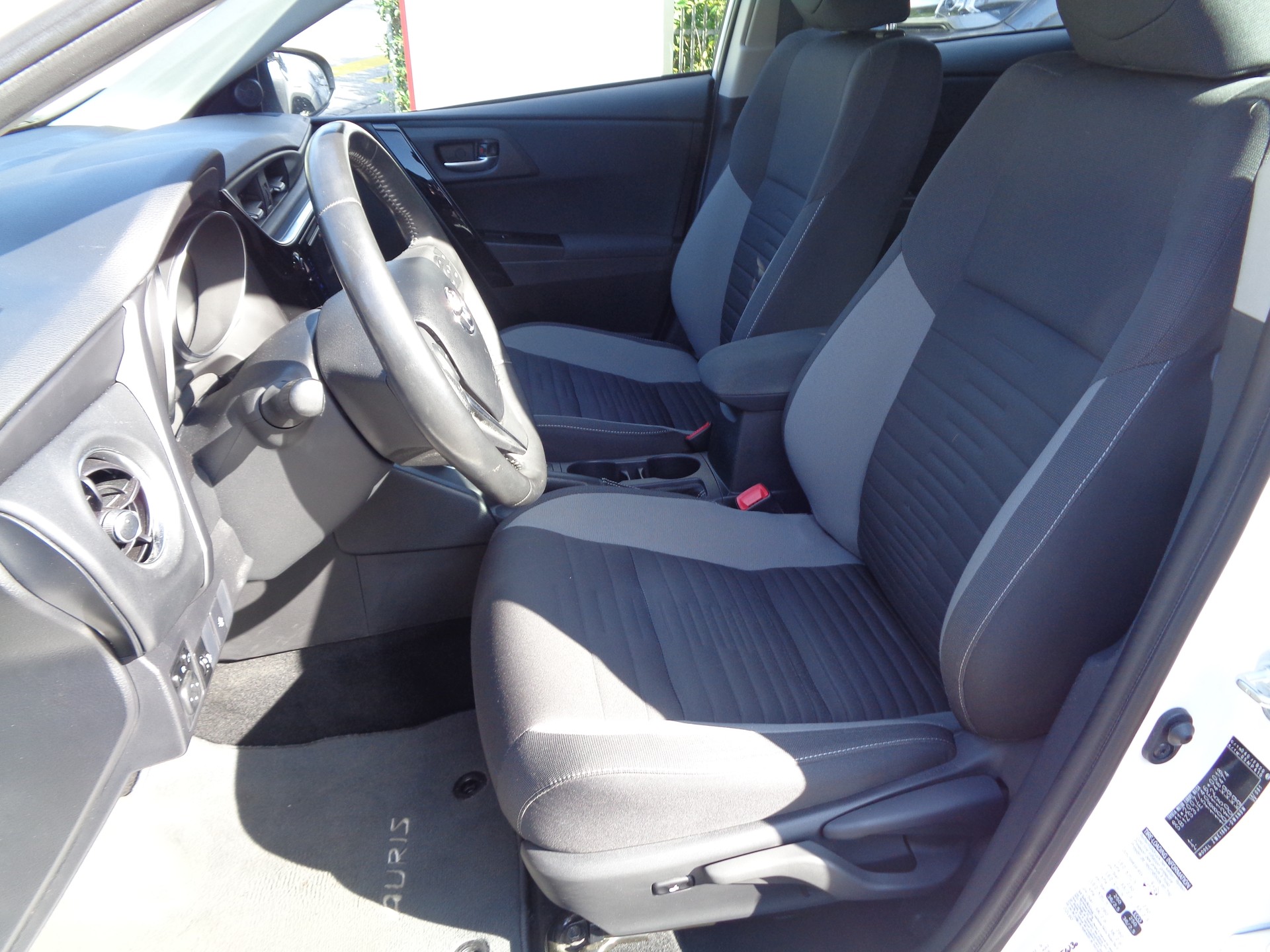 TOYOTA Auris Touring Sports 1.8 HSD Trend e-CVT-image-6