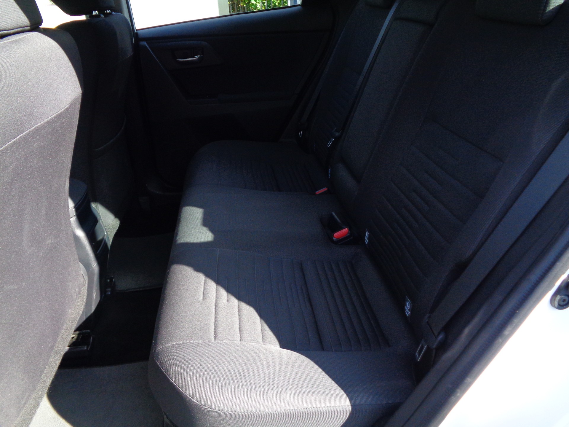 TOYOTA Auris Touring Sports 1.8 HSD Trend e-CVT-image-7