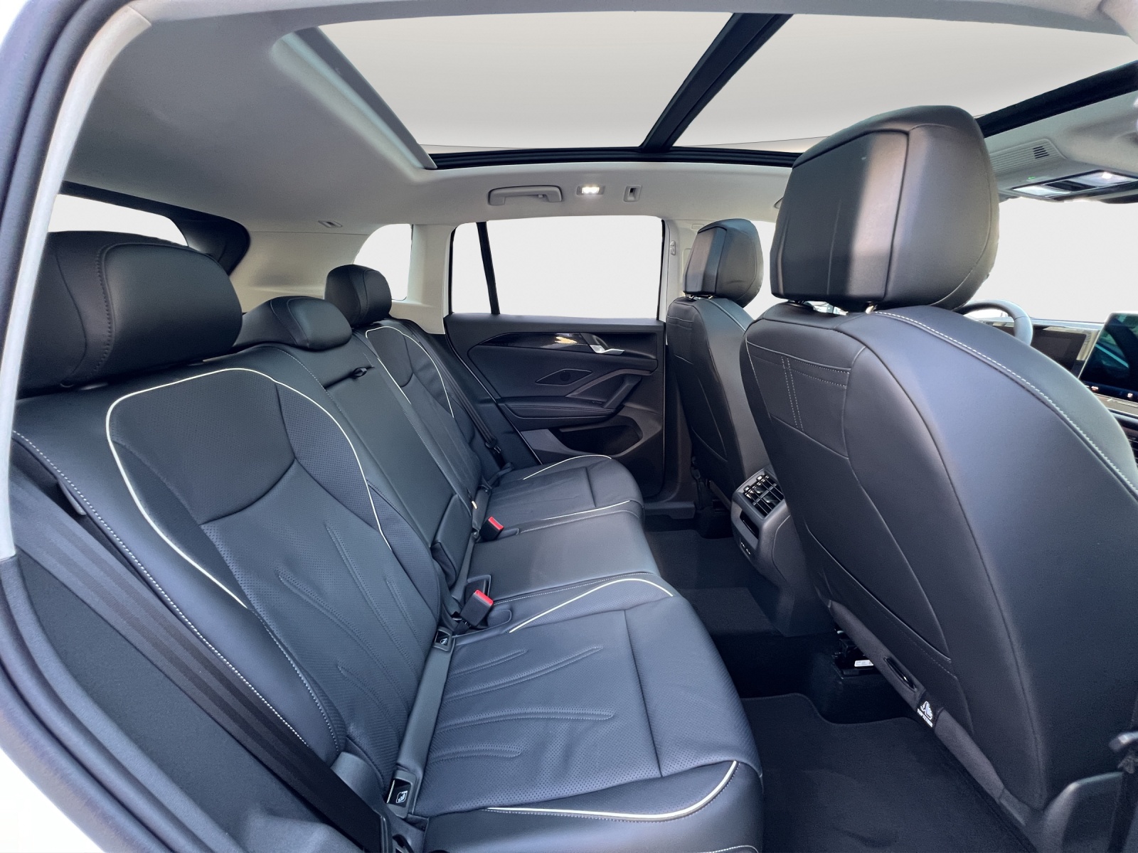 VW Tiguan 2.0 TSI DSG United 4Motion-image-11