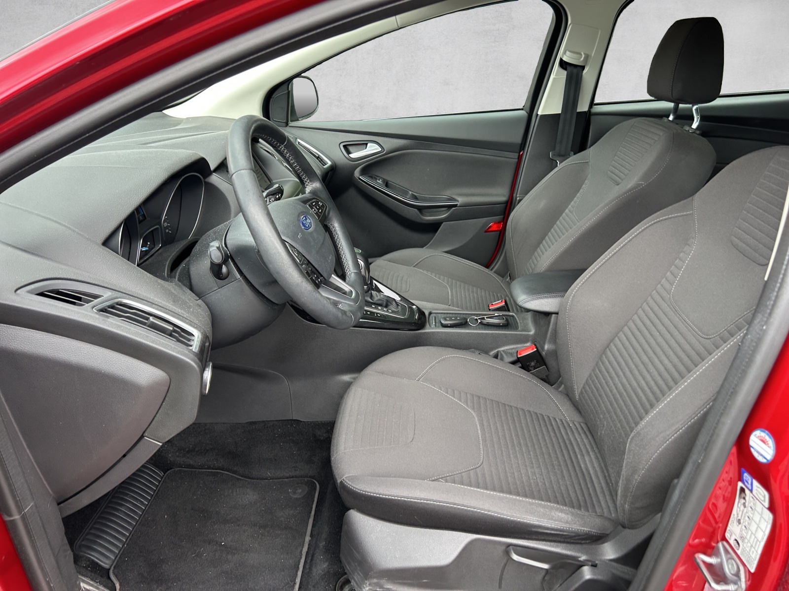FORD Focus 1.5 SCTi Titanium X Automatic-image-8