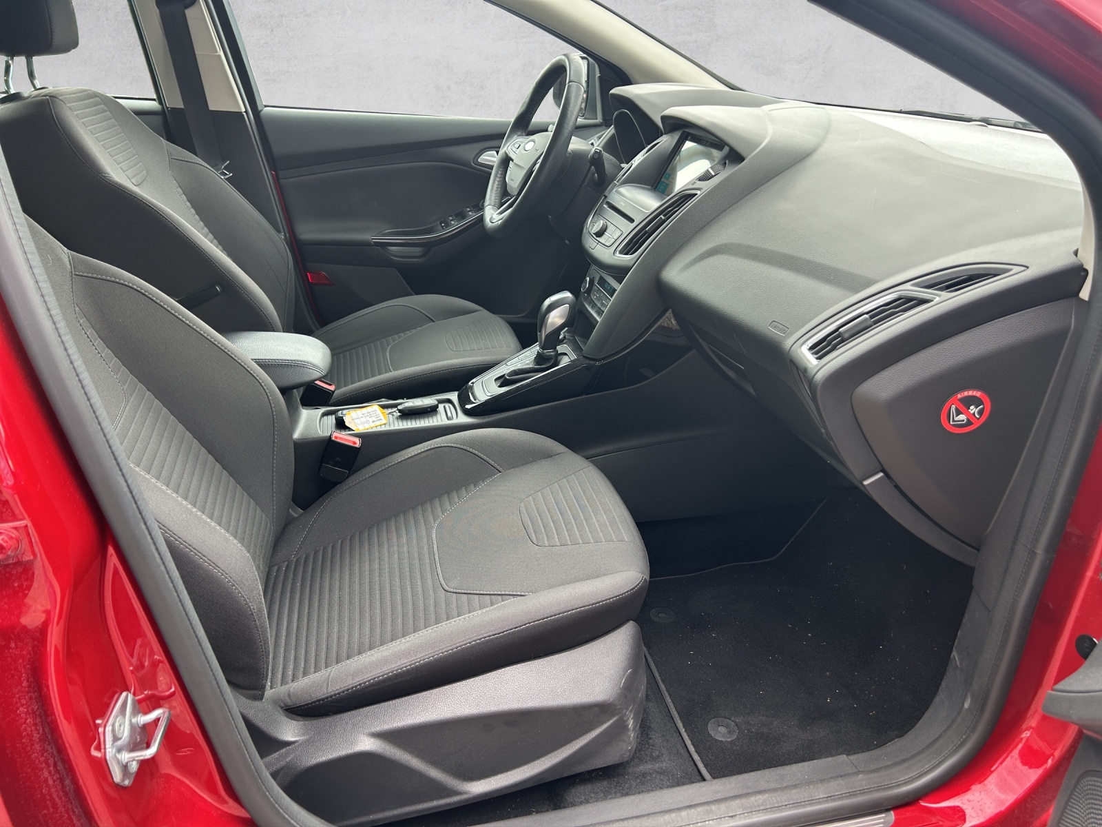 FORD Focus 1.5 SCTi Titanium X Automatic-image-9